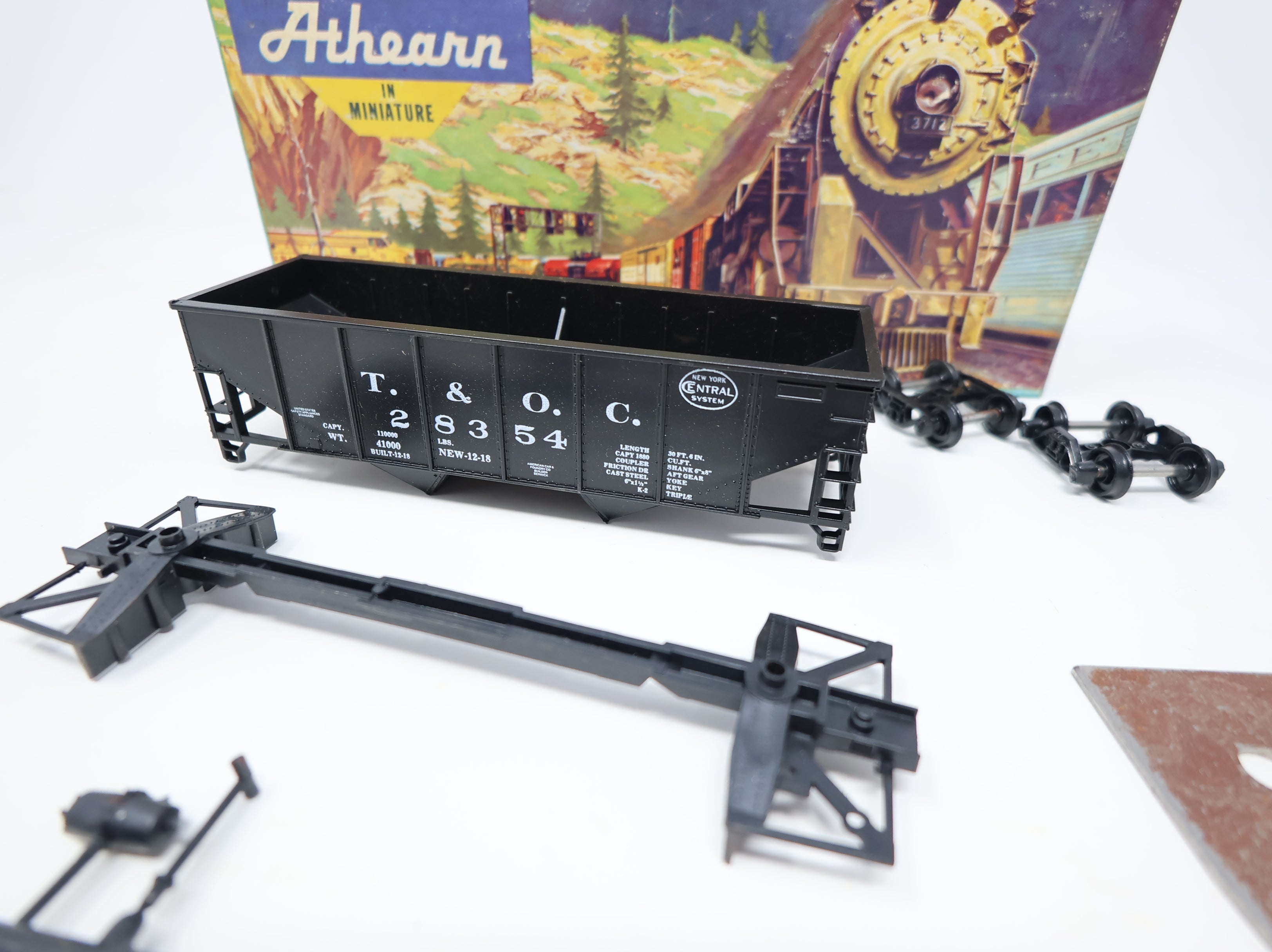 USED Athearn HO Scale 2 Bay Hopper Toledo & Ohio Central T&OC #28354 KIT