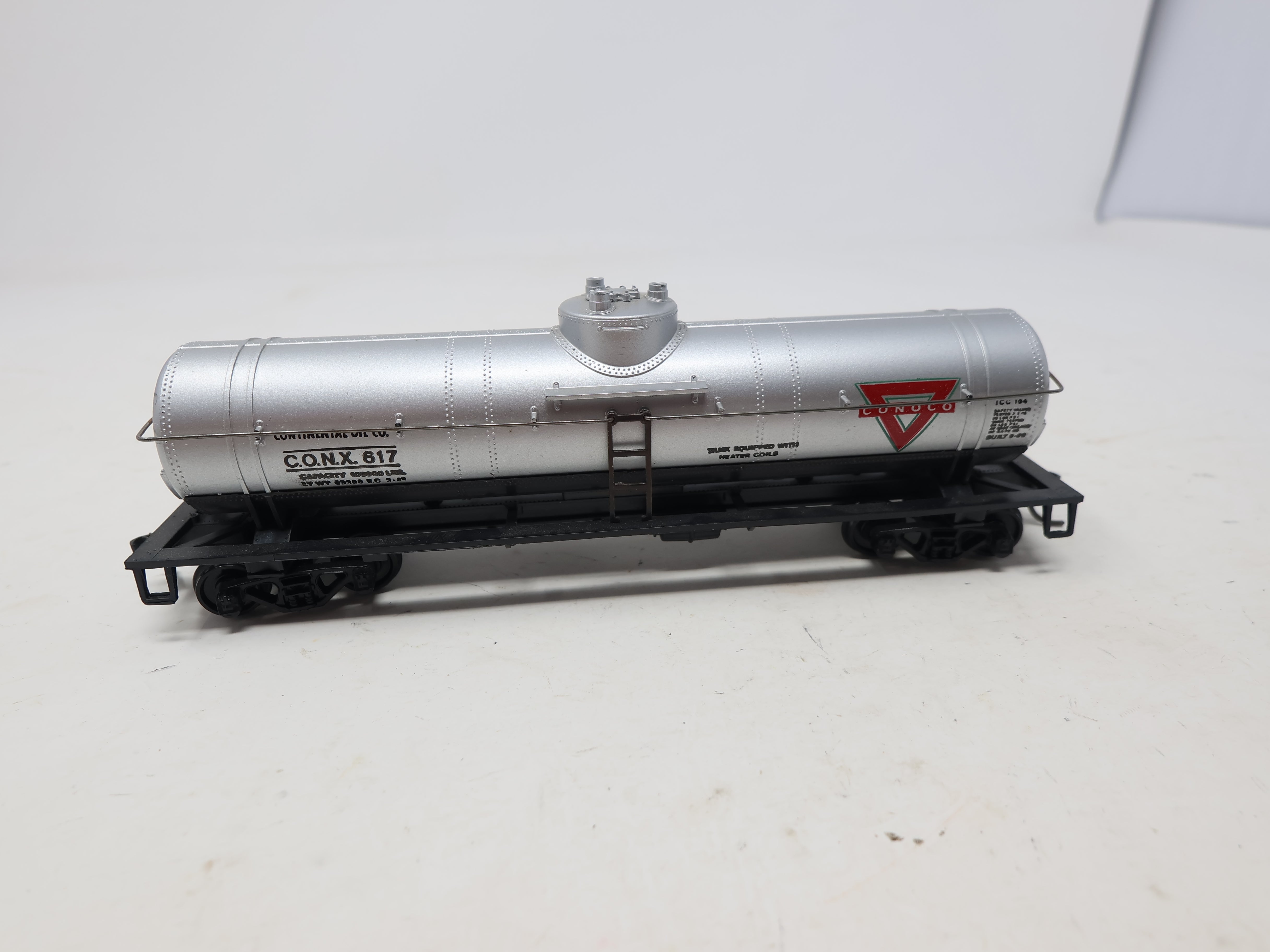 USED Athearn HO Scale, Single Dome Tank Car, Continental Oil Co CONX #617