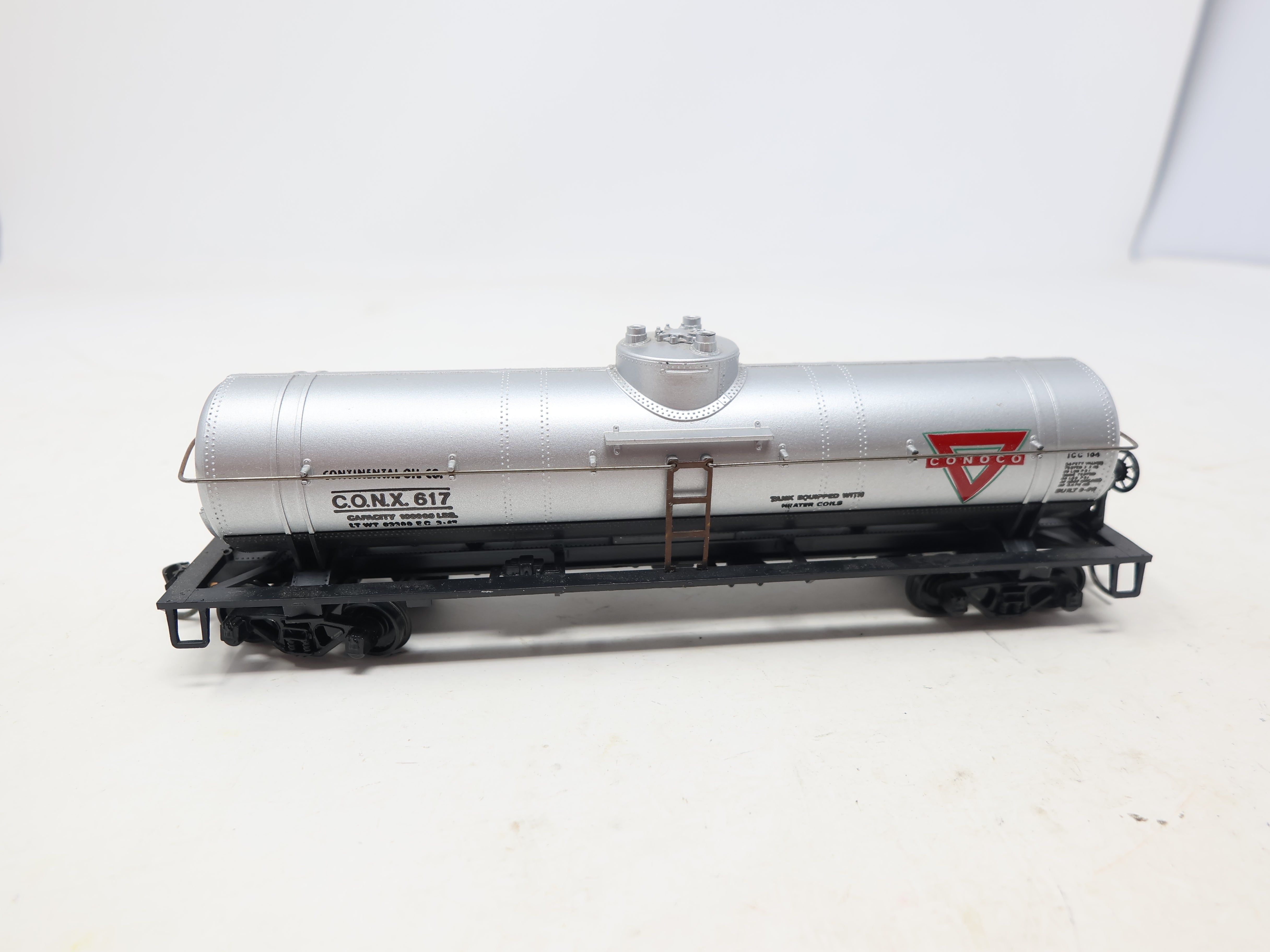 USED Athearn HO Scale, Single Dome Tank Car, Continental Oil Co CONX #617