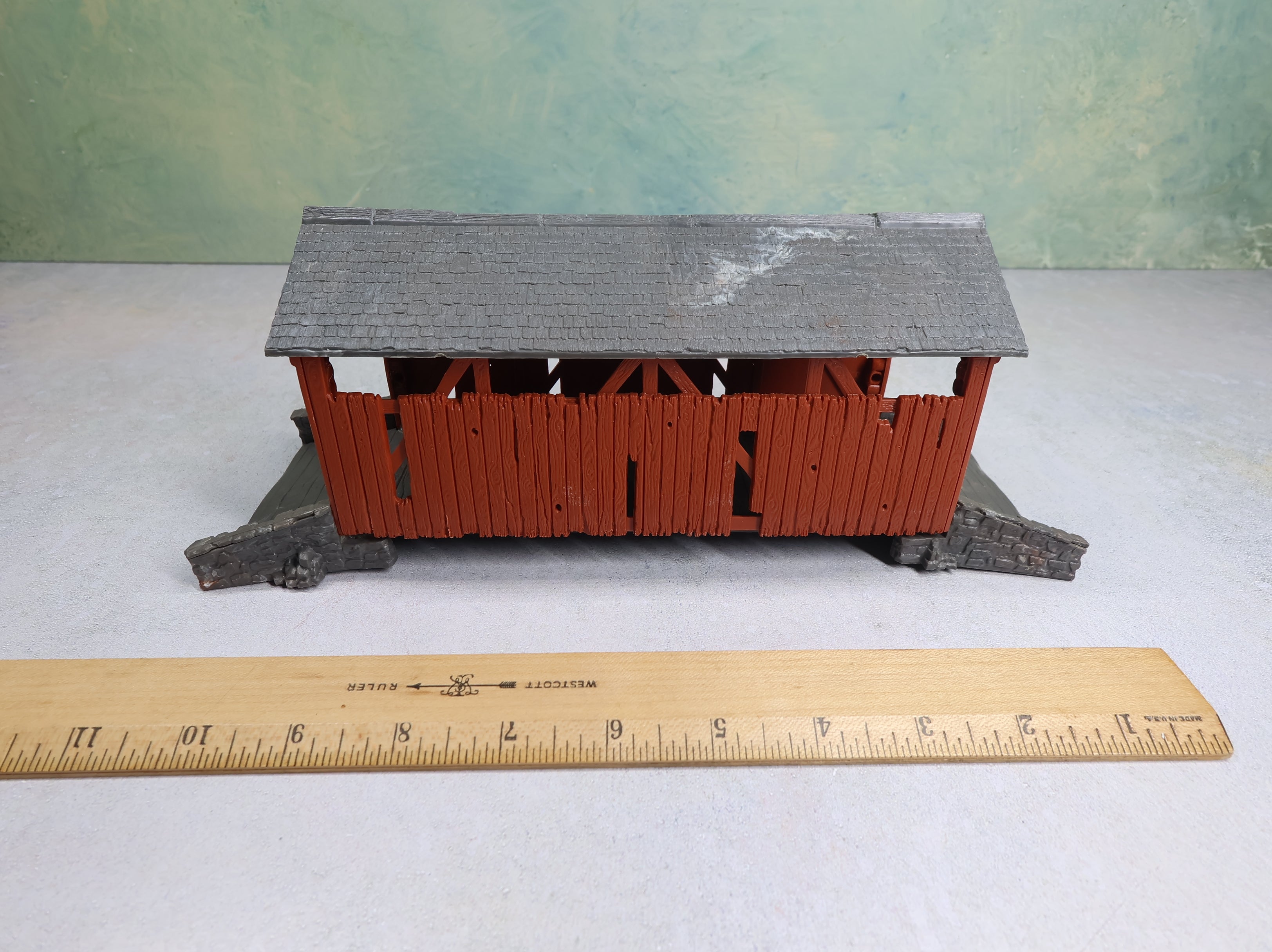 USED Bachmann Plasticville O Covered Bridge