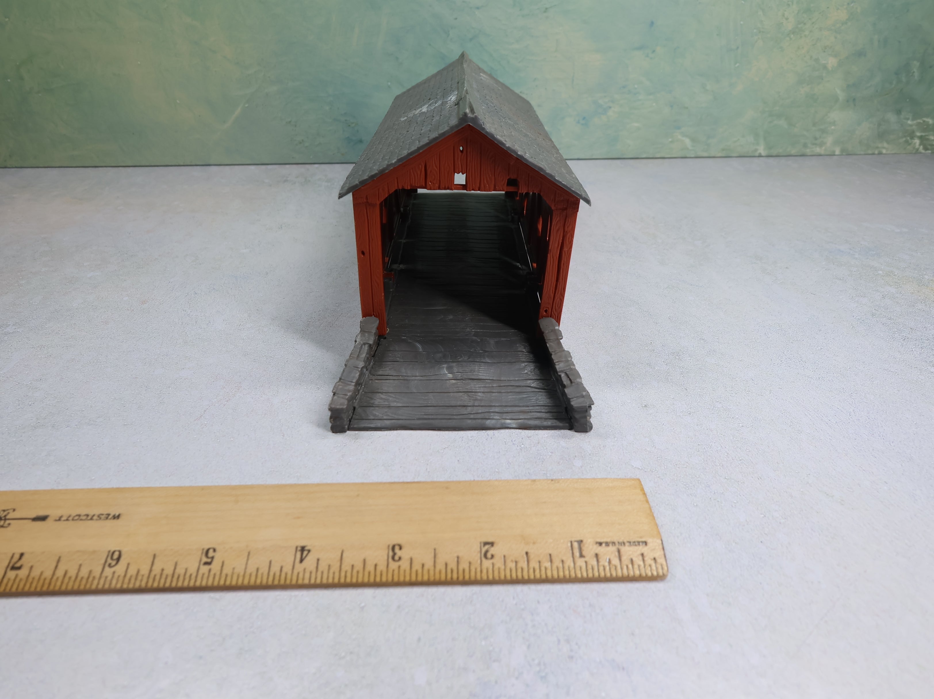 USED Bachmann Plasticville O Covered Bridge