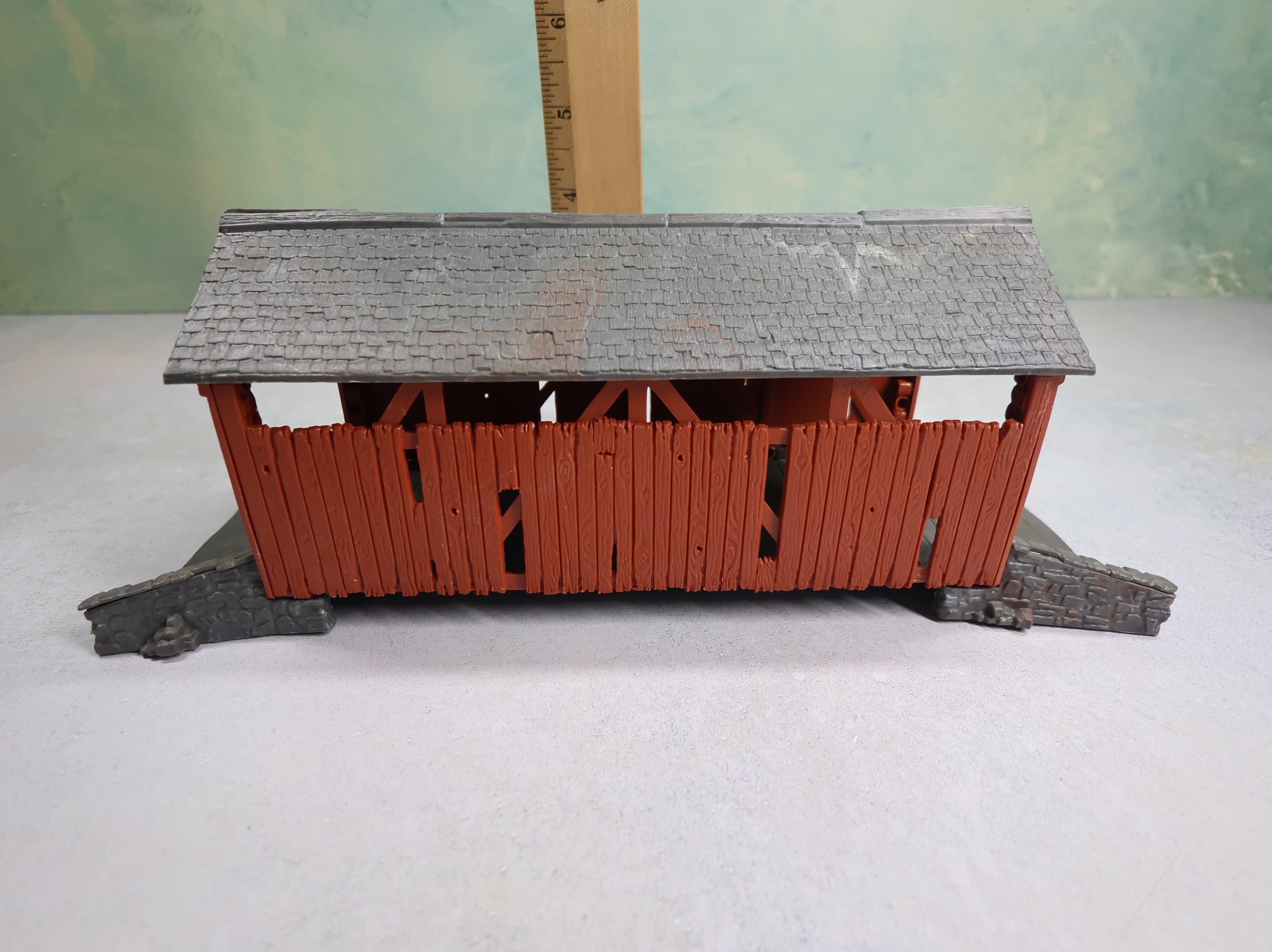 USED Bachmann Plasticville O Covered Bridge