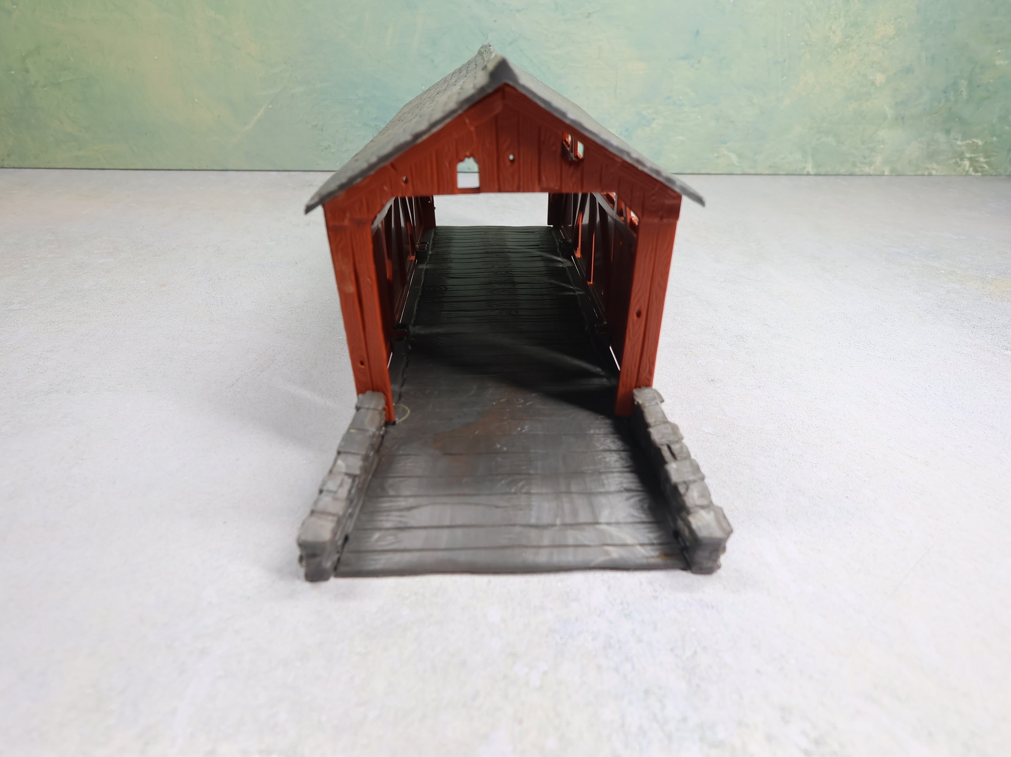 USED Bachmann Plasticville O Covered Bridge