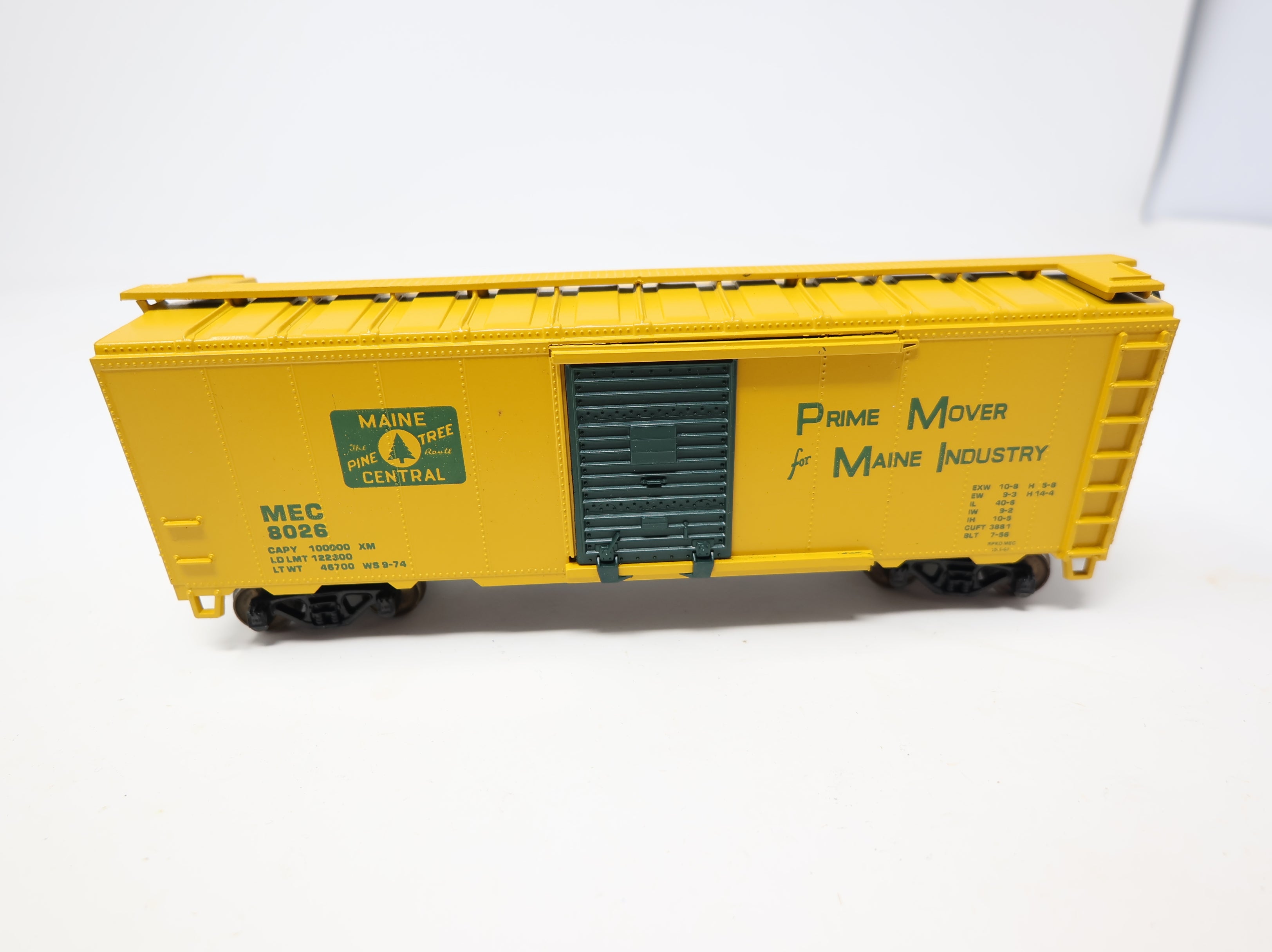 USED Athearn 1021 HO Scale 40' Steel Box Car Maine Central MEC #8026 Kadees