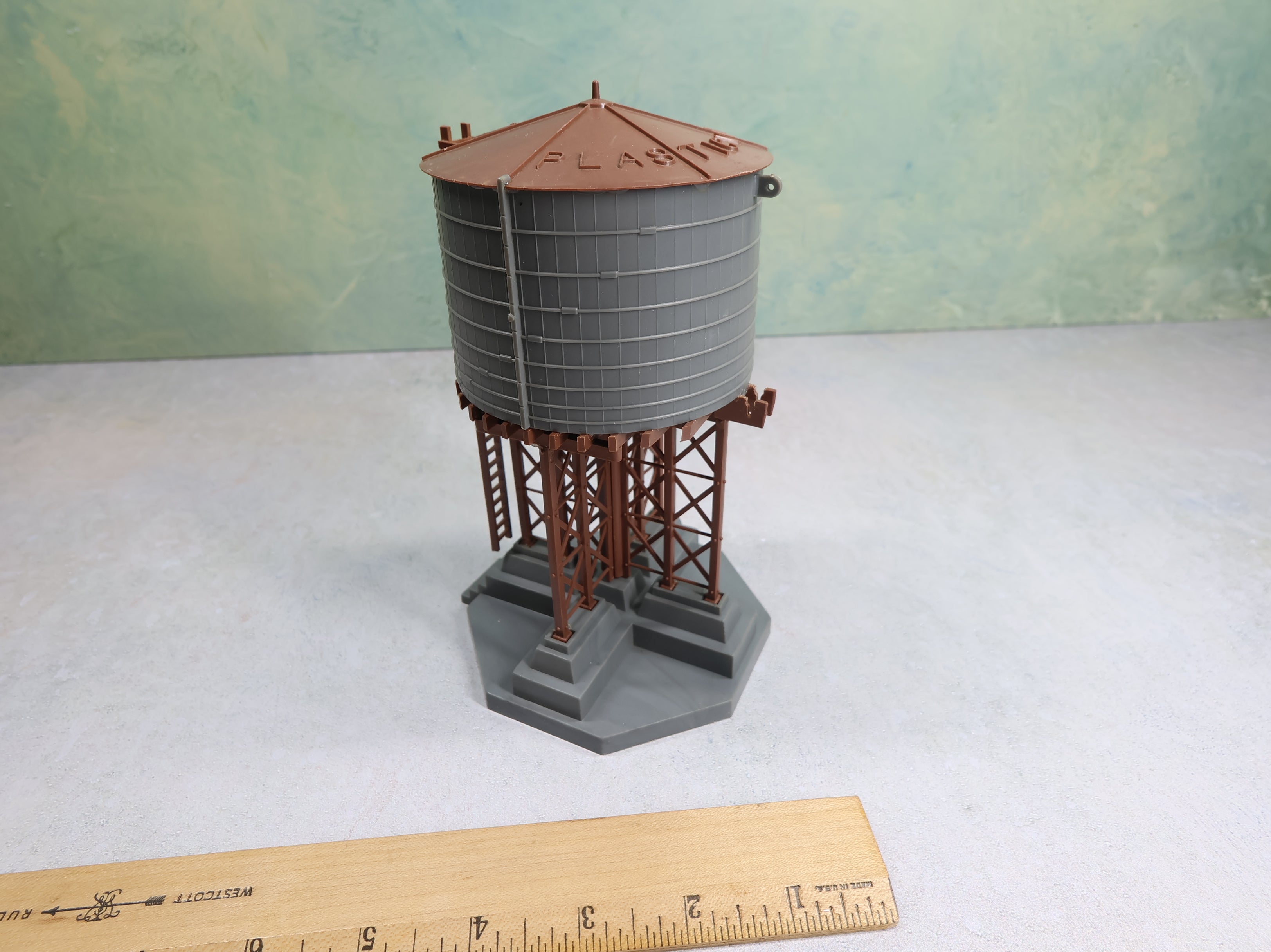 USED Bachmann Plasticville O Water Tower