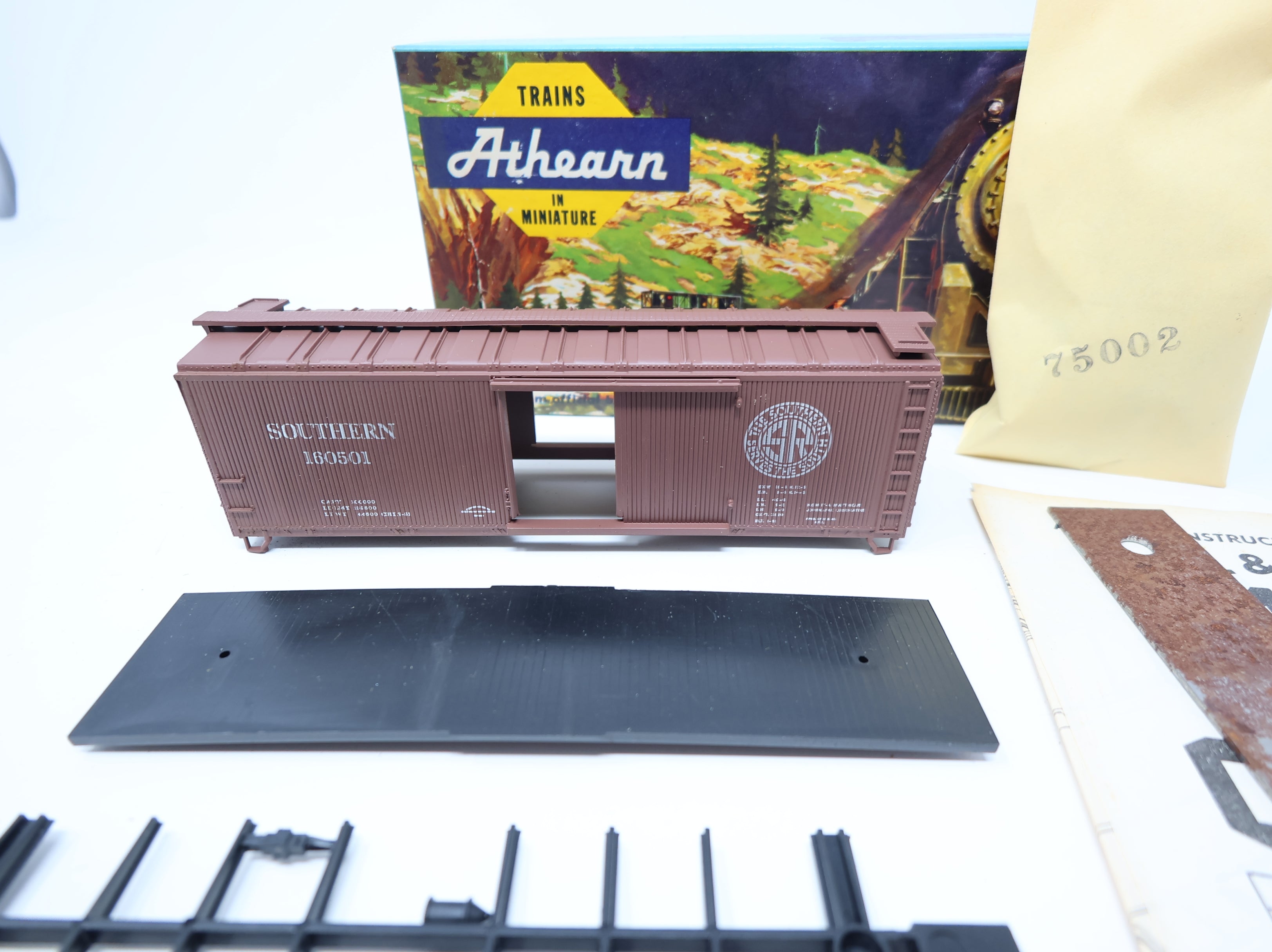 USED Athearn HO Scale 40' Steel and Wood Box Car Southern #160501 KIT