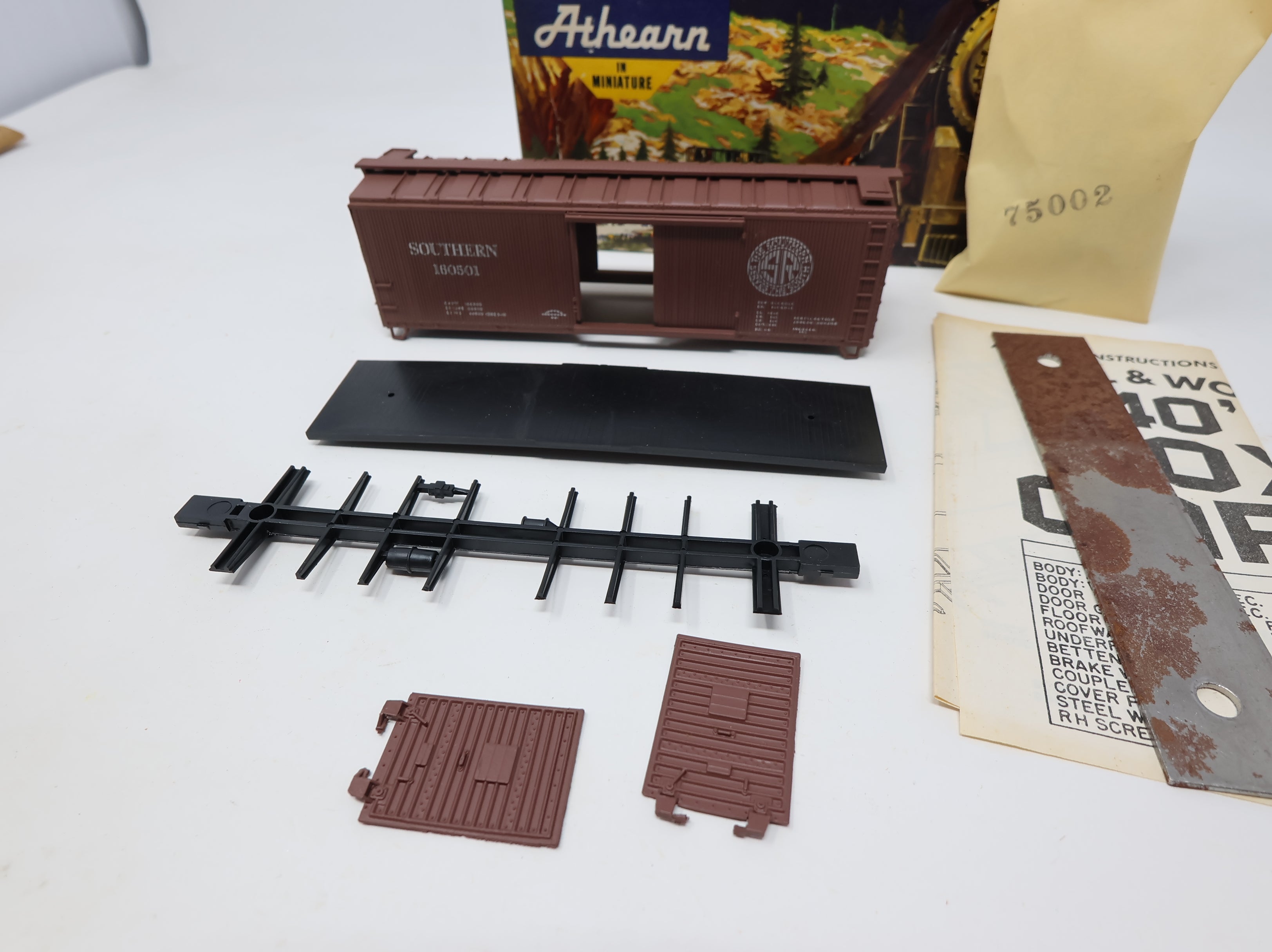 USED Athearn HO Scale 40' Steel and Wood Box Car Southern #160501 KIT