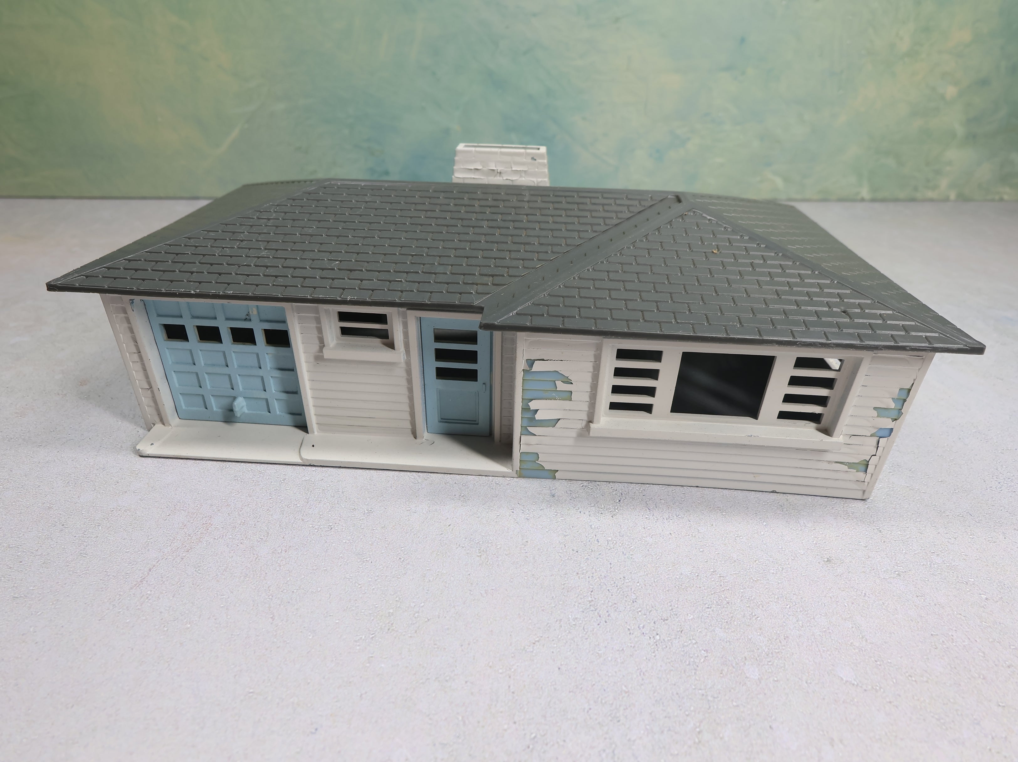 USED Bachmann Plasticville O Painted White Ranch Home