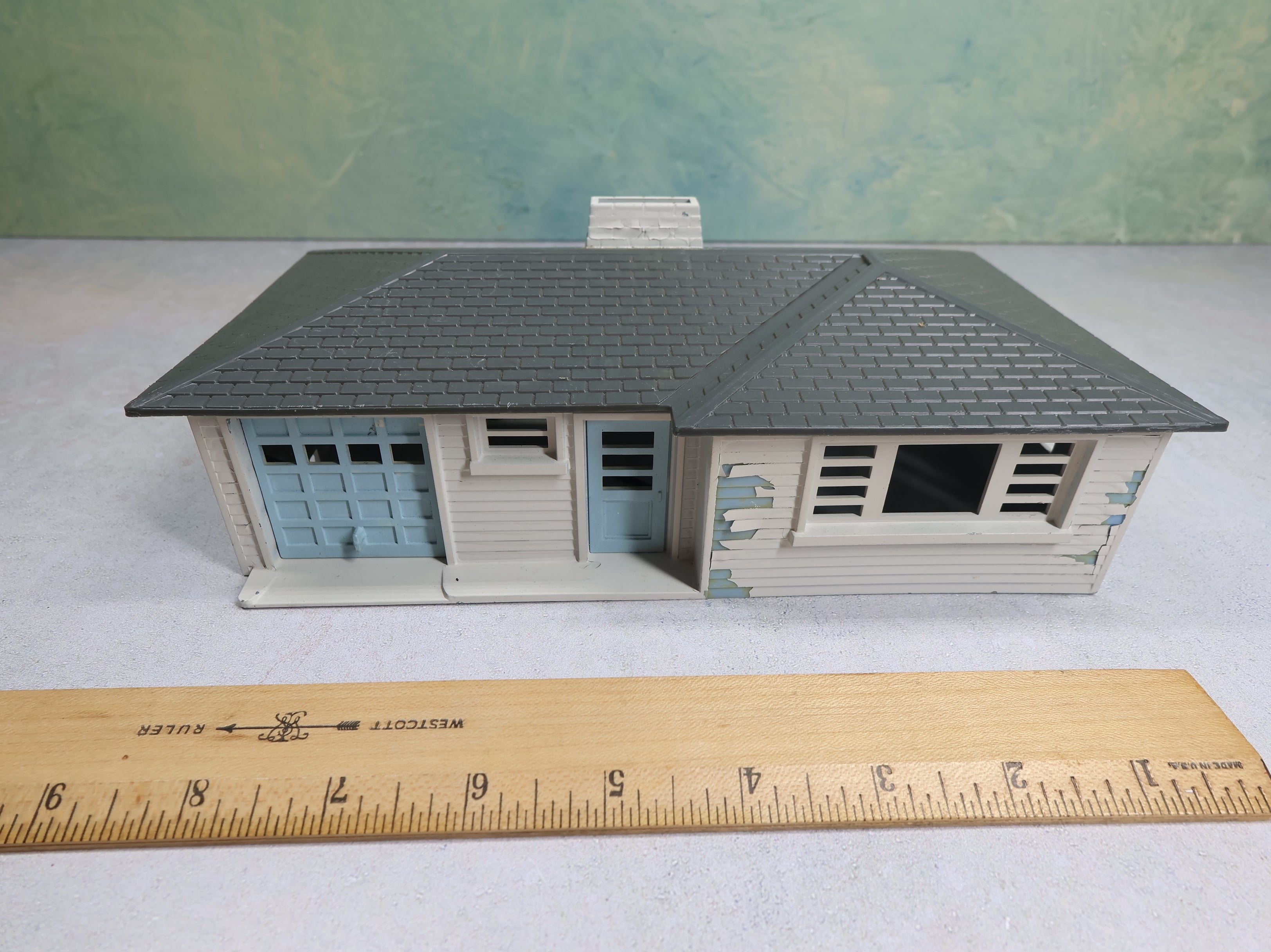 USED Bachmann Plasticville O Painted White Ranch Home