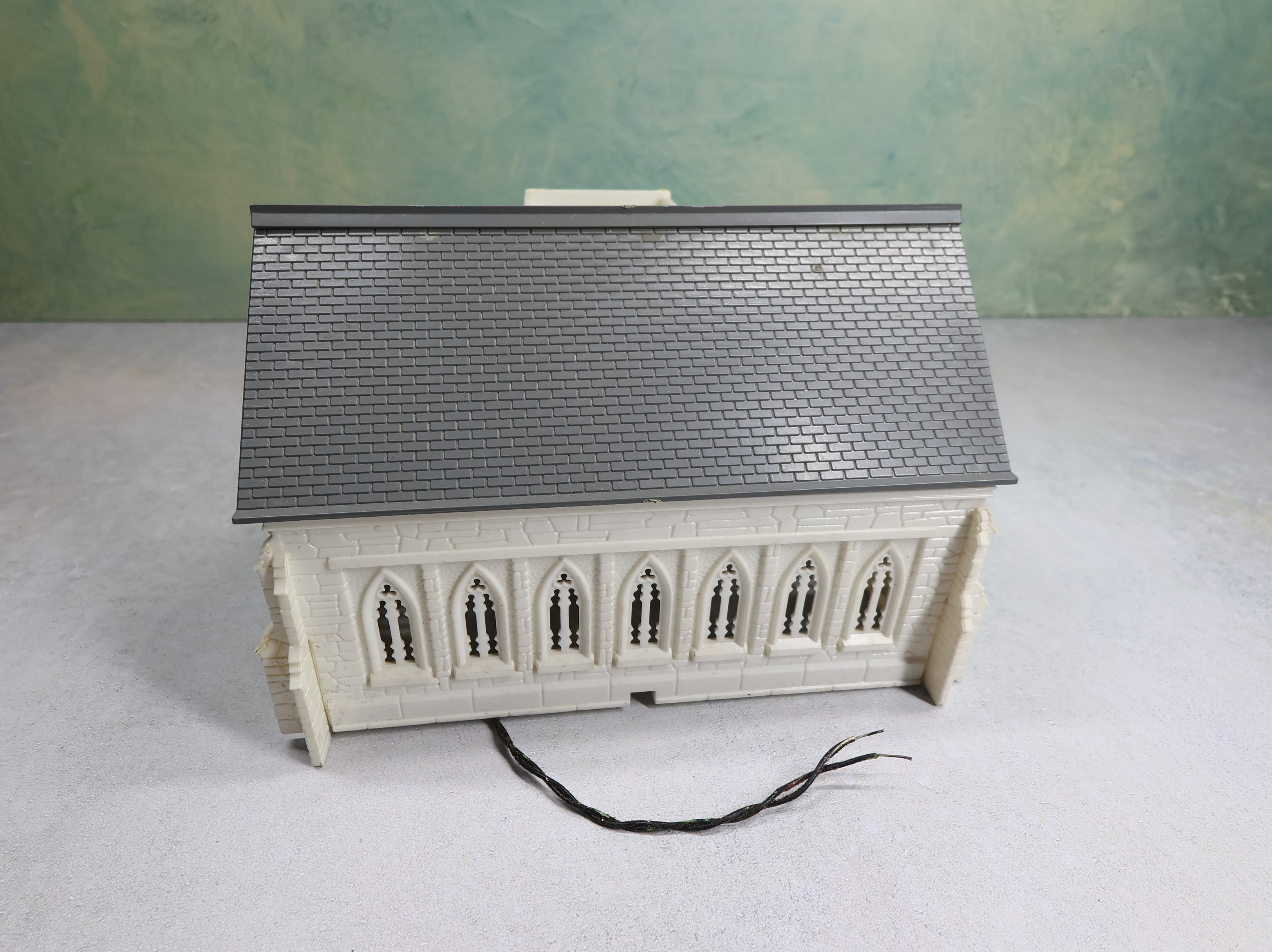 USED Bachmann Plasticville O Large Cathedral Church C-18