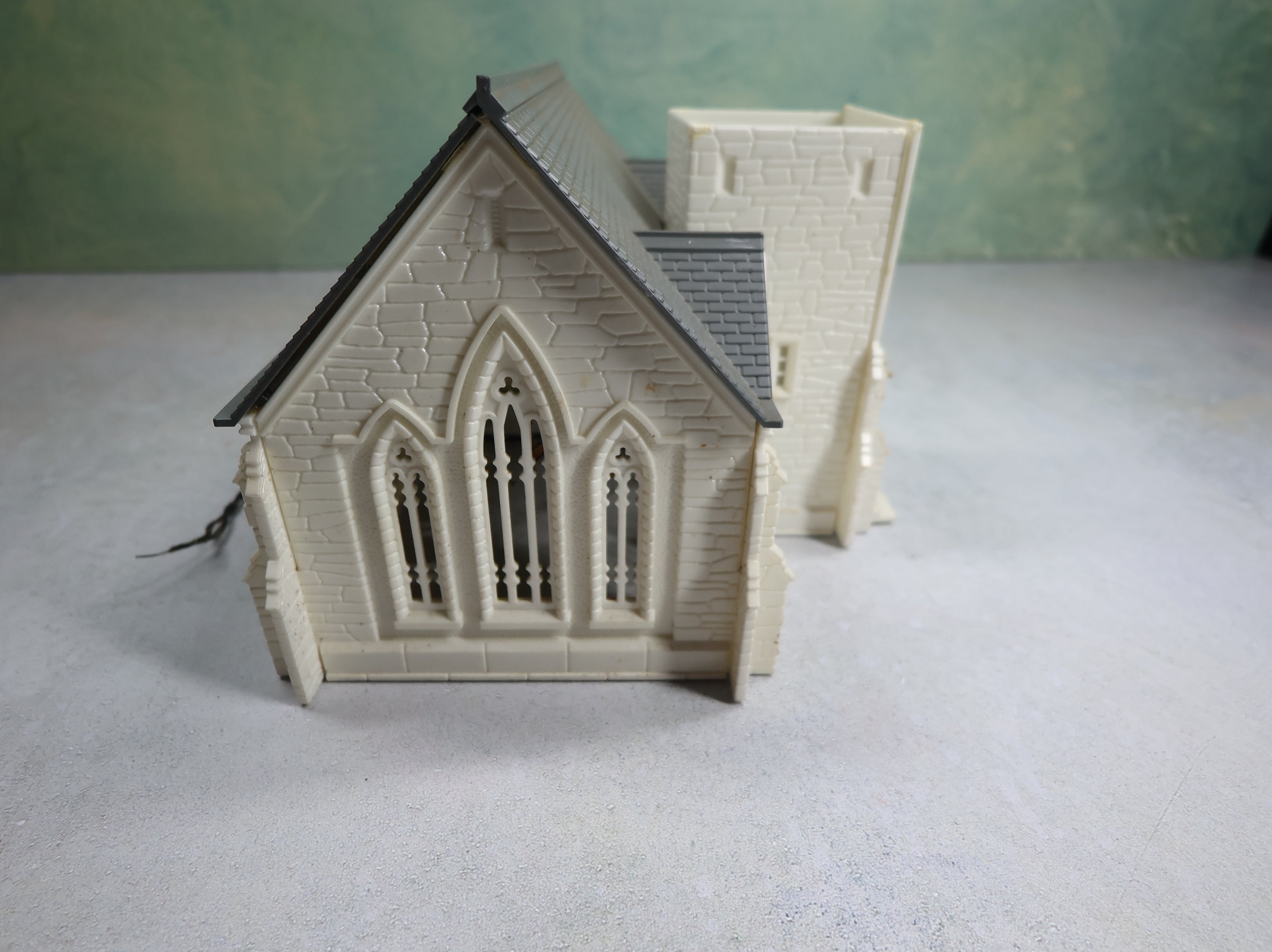 USED Bachmann Plasticville O Large Cathedral Church C-18