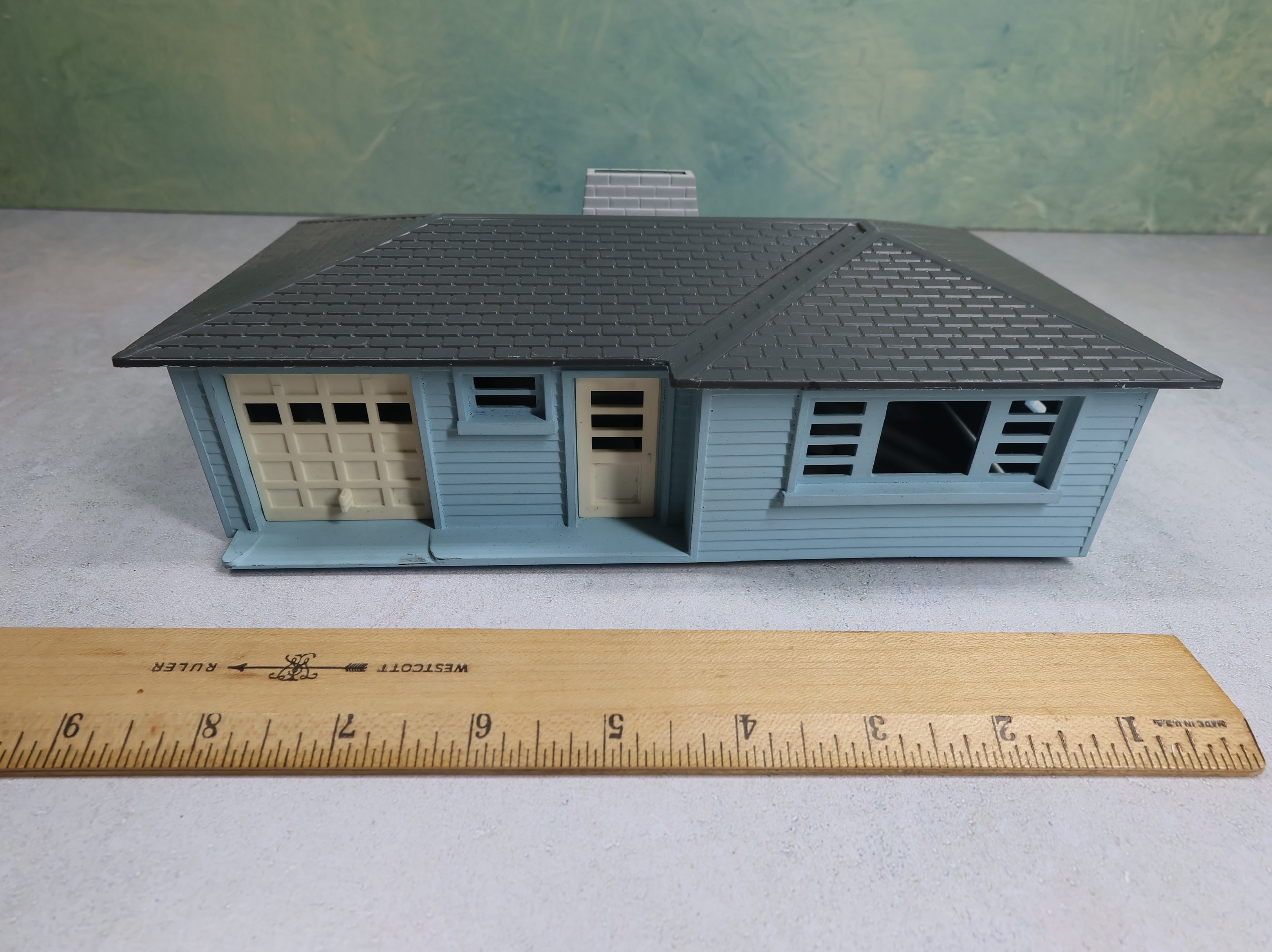 USED Bachmann Plasticville O Blue Ranch Home