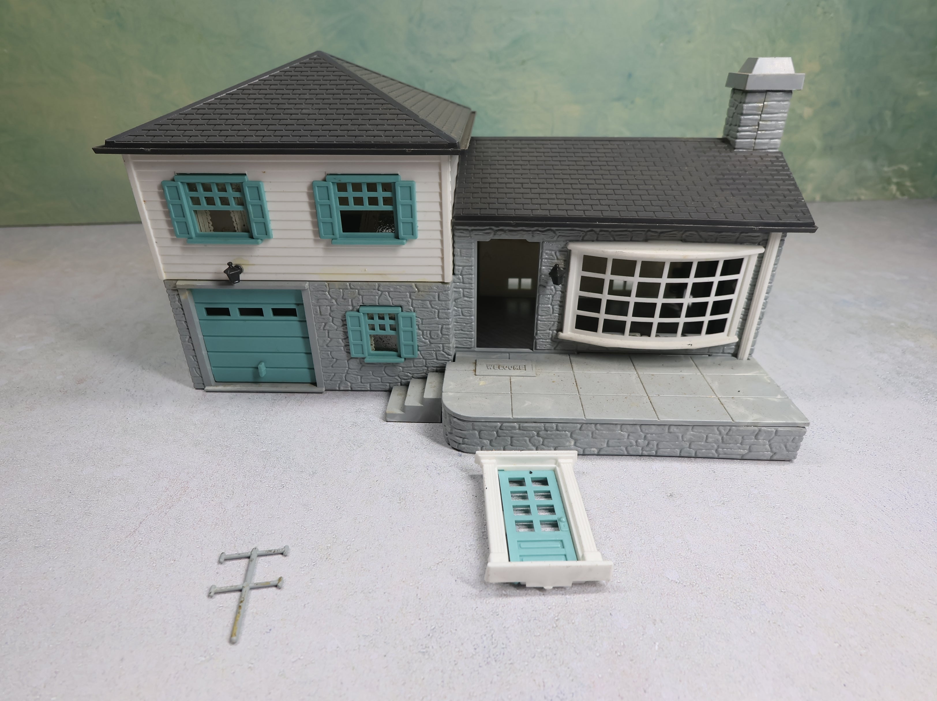 USED Bachmann Plasticville O Split Level Home