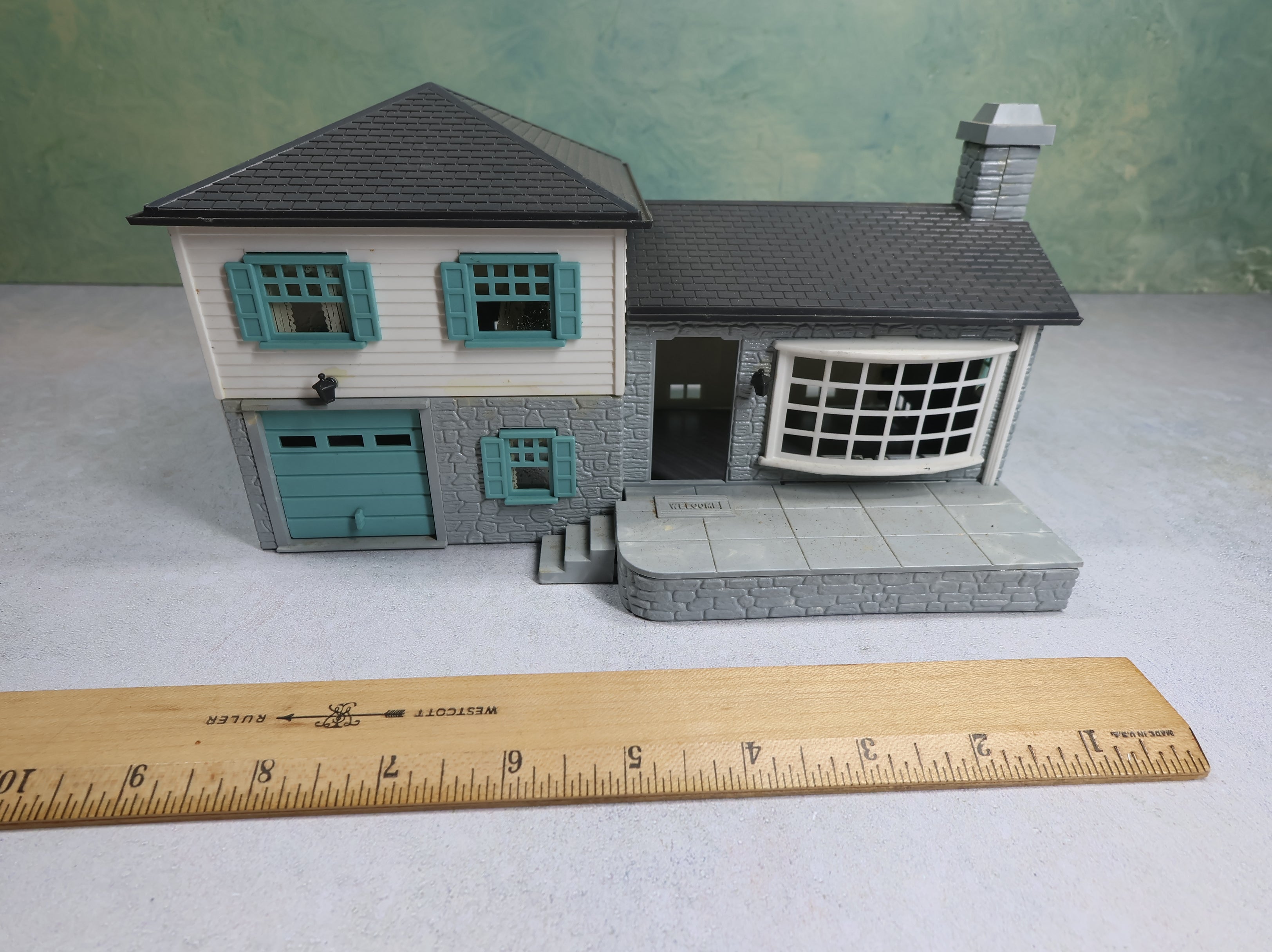 USED Bachmann Plasticville O Split Level Home