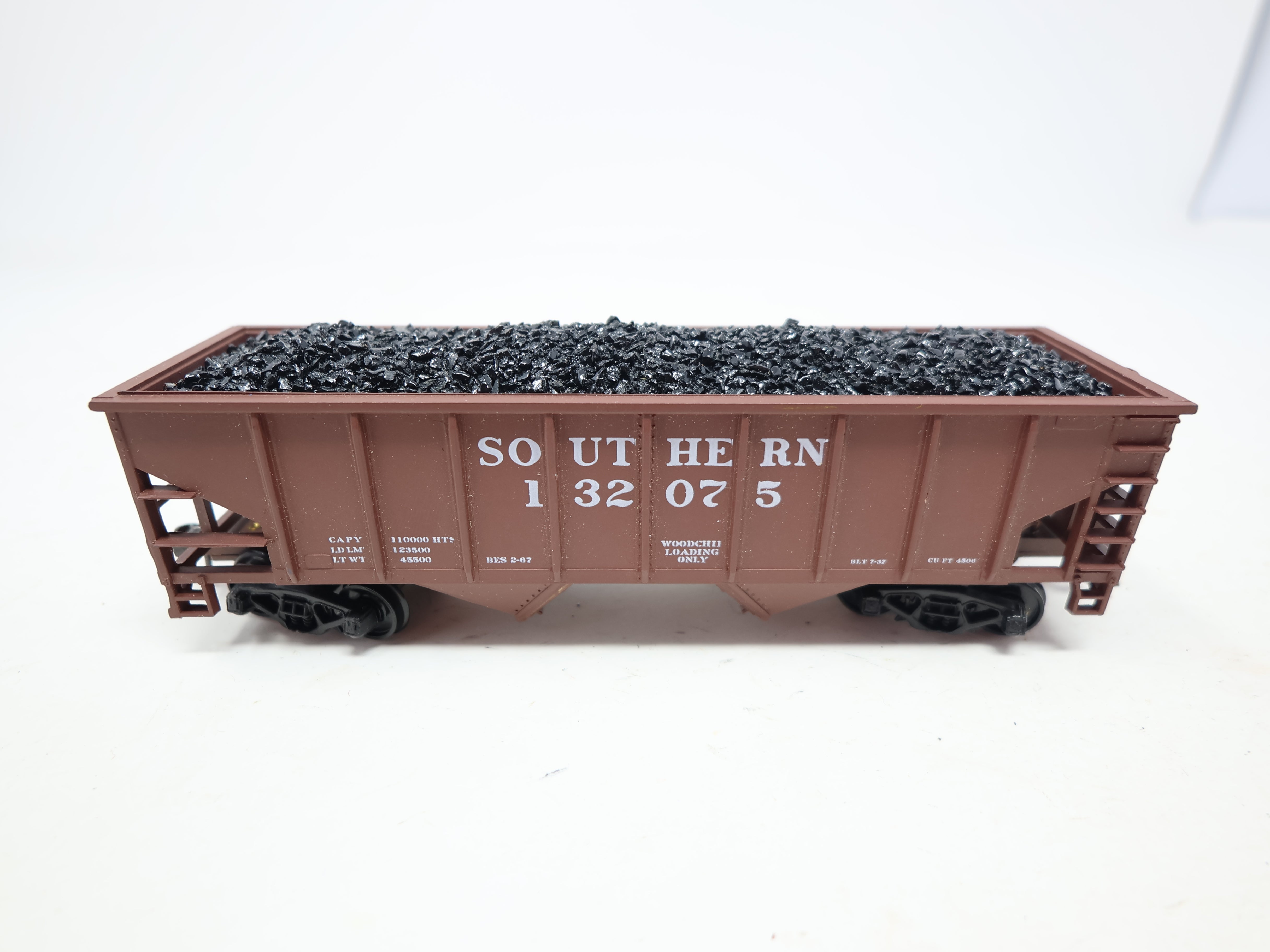 USED Walthers HO Scale, 2 Bay Open Hopper, Southern #132075