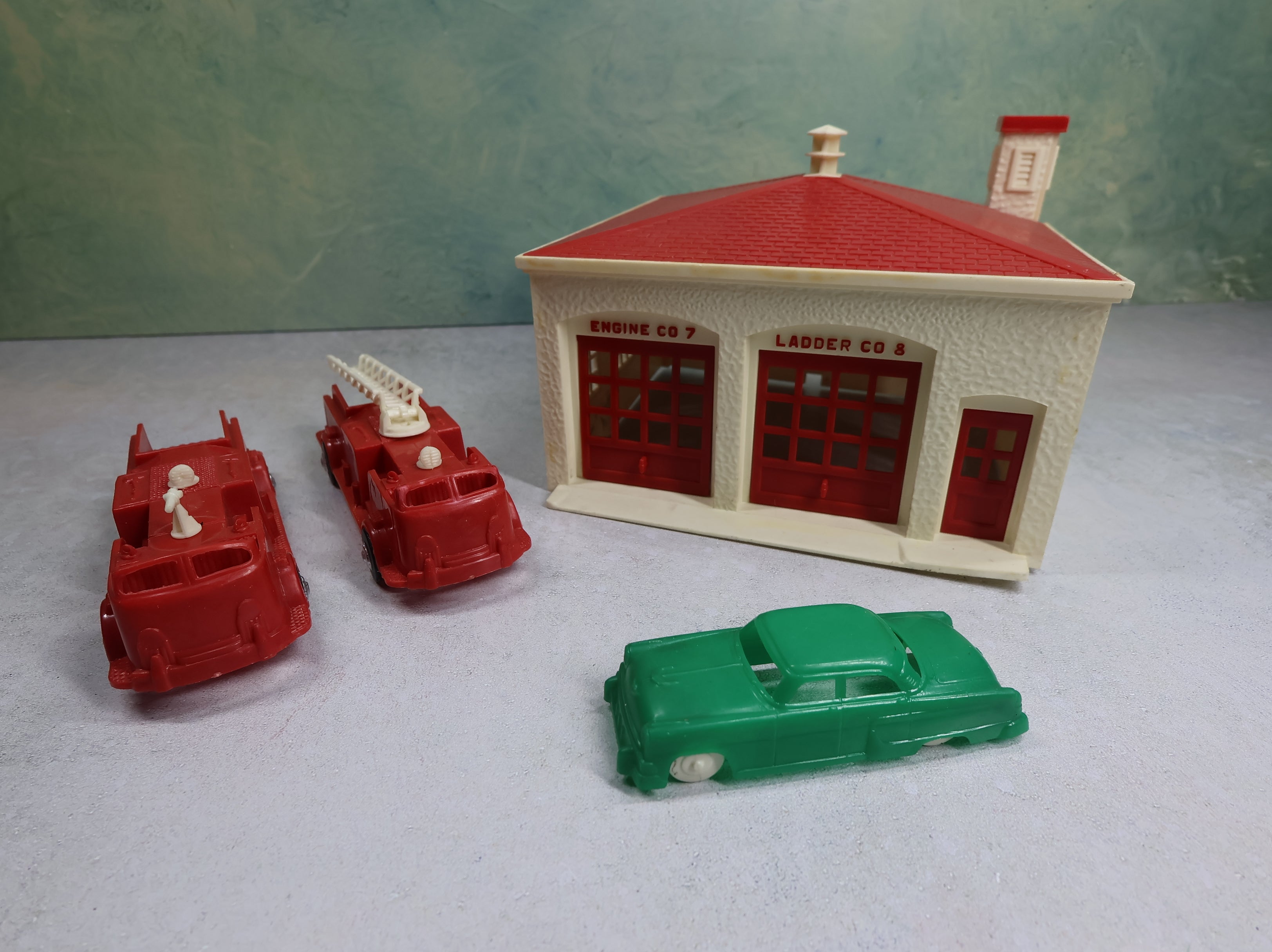 USED Bachmann Plasticville O Firehouse Ladder CO 8