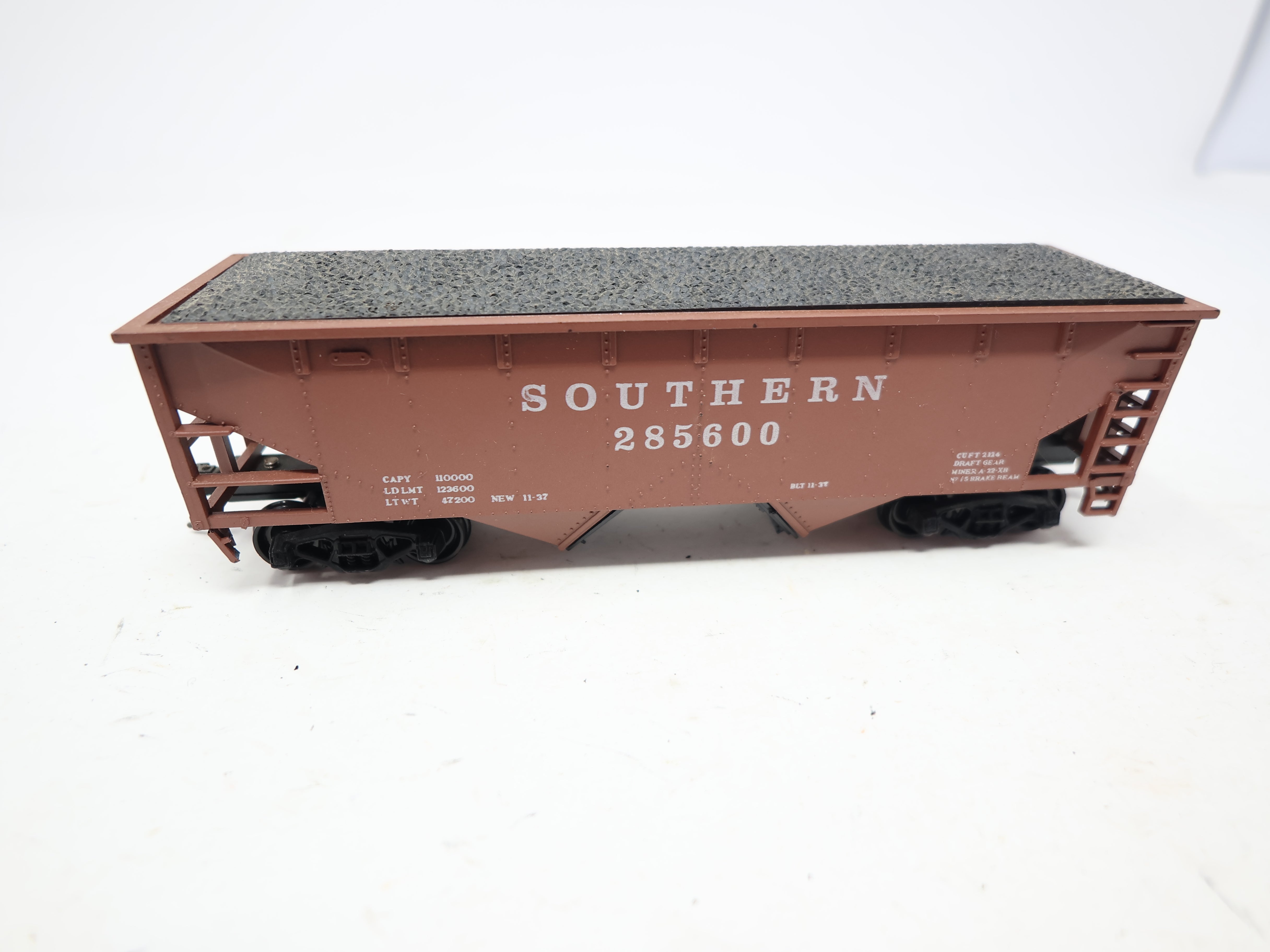 USED HO Scale, 2 Bay Open Hopper, Southern #285600