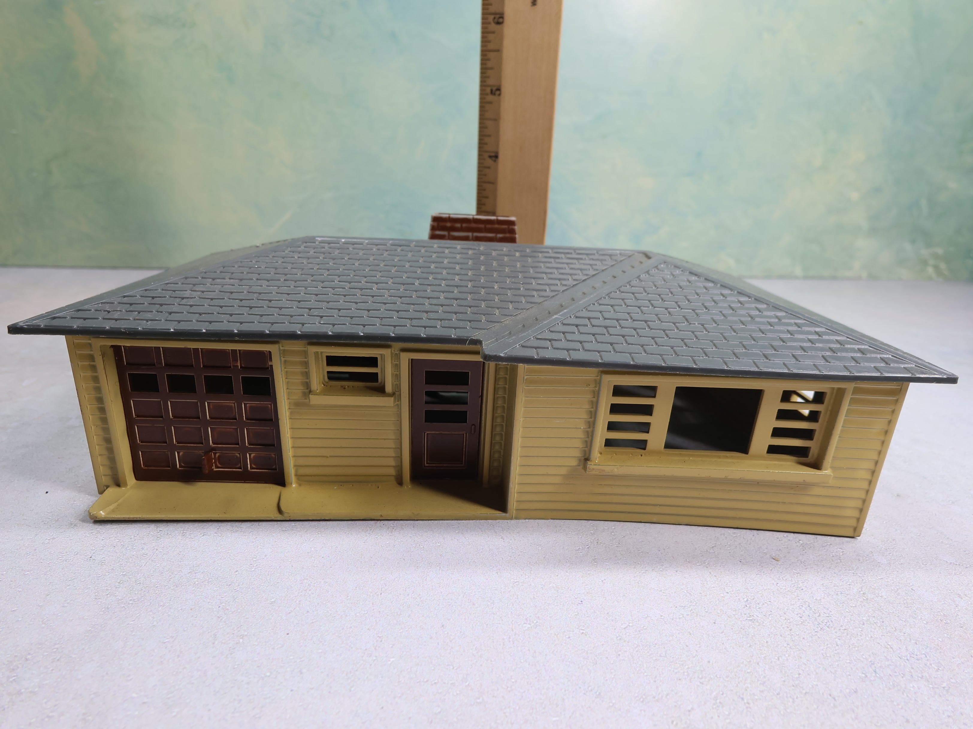 USED Bachmann Plasticville O Brown Ranch House