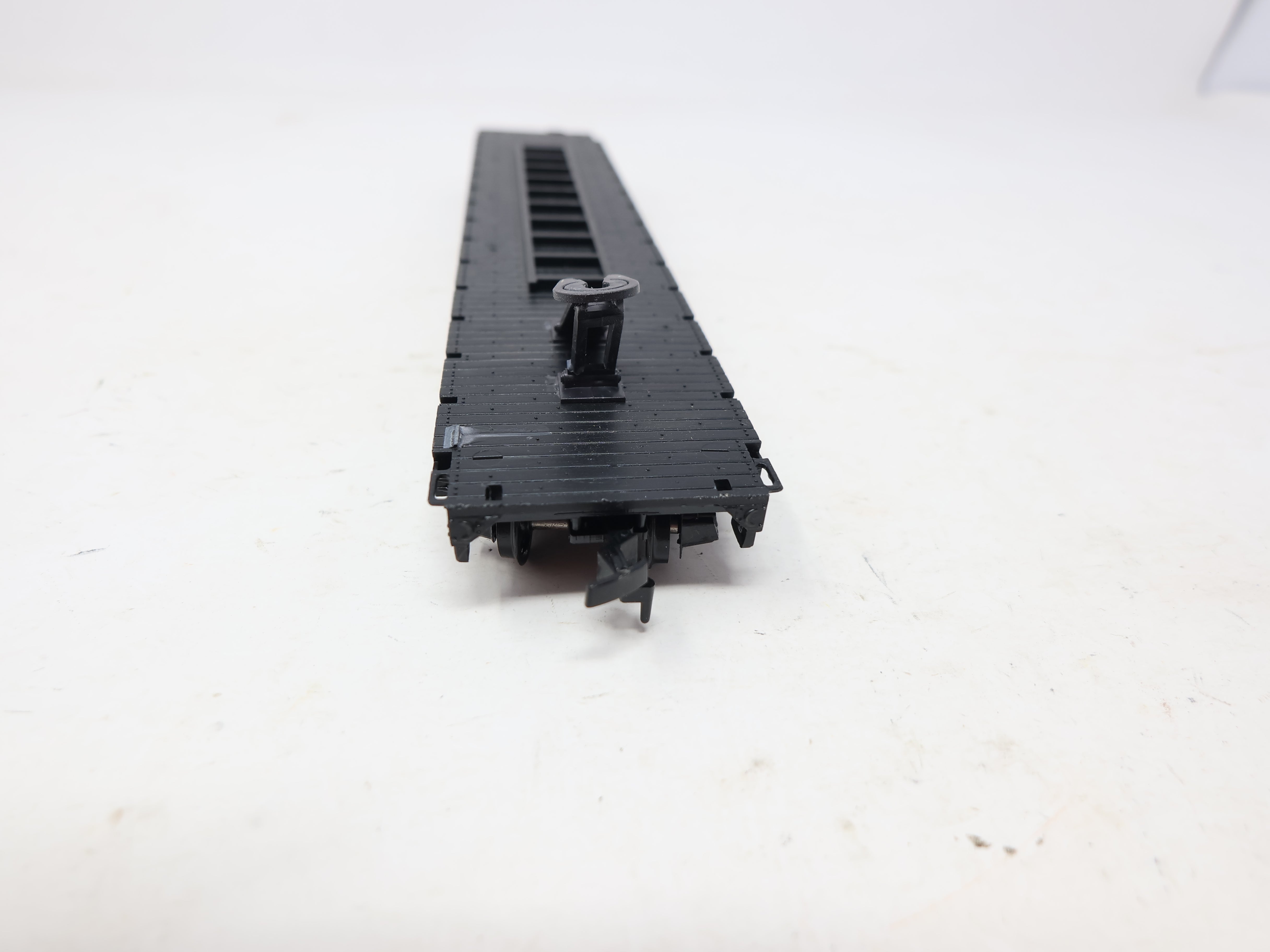 USED HO Scale, 54' Flat Car w/ Trailer Hitch, Baltimore and Ohio B&O #8020