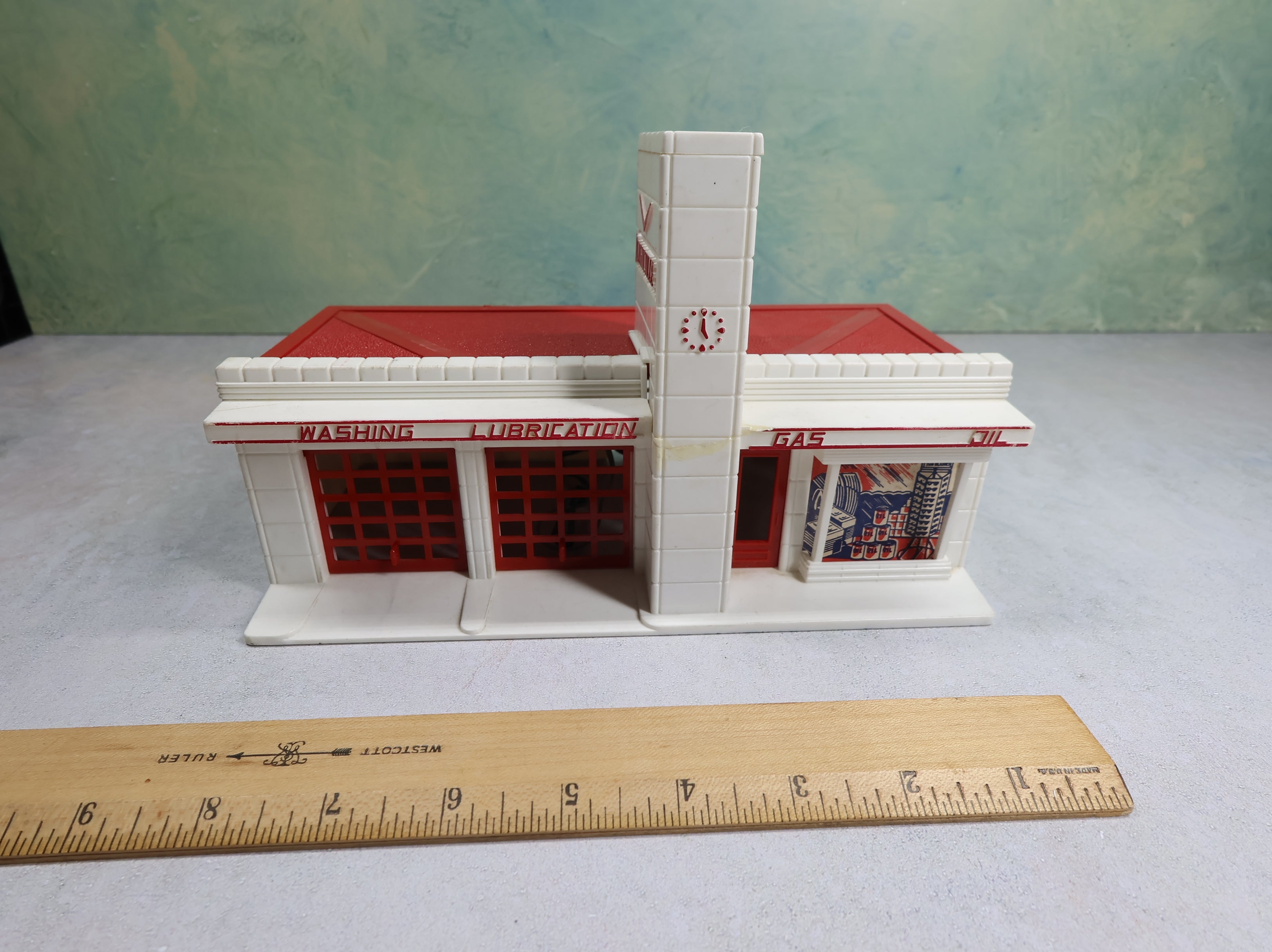 USED Bachmann Plasticville O Service Station