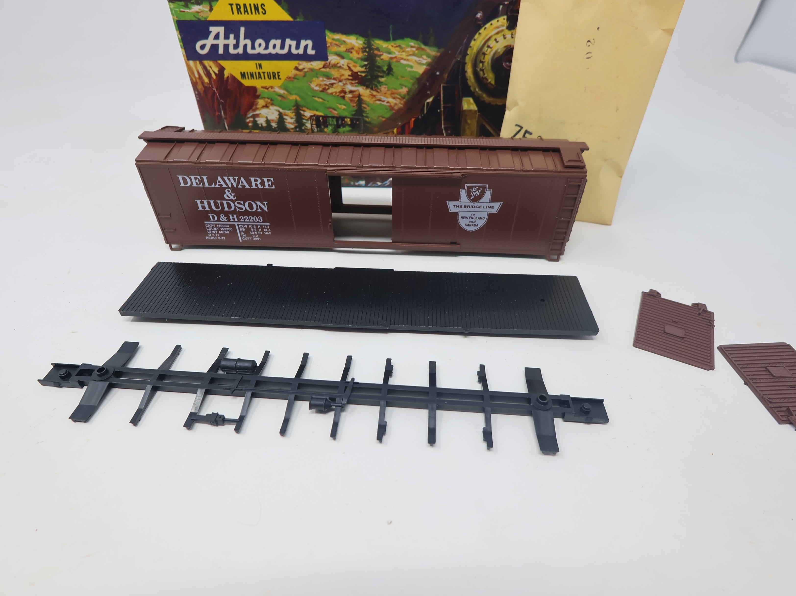 USED Athearn HO Scale 50' Box Car Delaware and Hudson D&H #22203 KIT