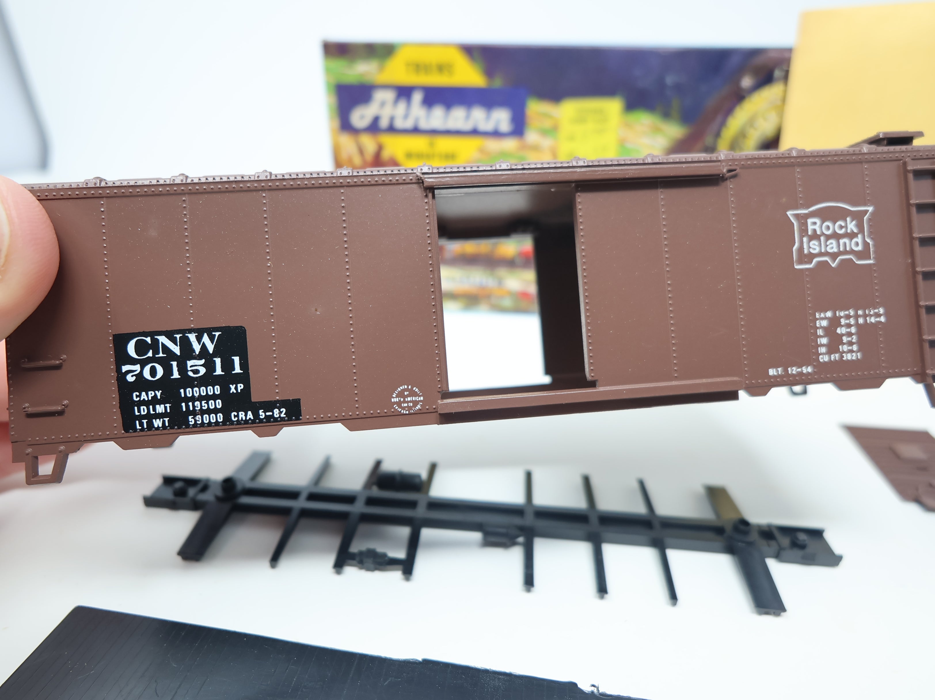 USED Athearn 1446 HO Scale 40' Steel Box Car Chicago & North Western CNW #701511 EX-Rock, Bev-Bel KIT