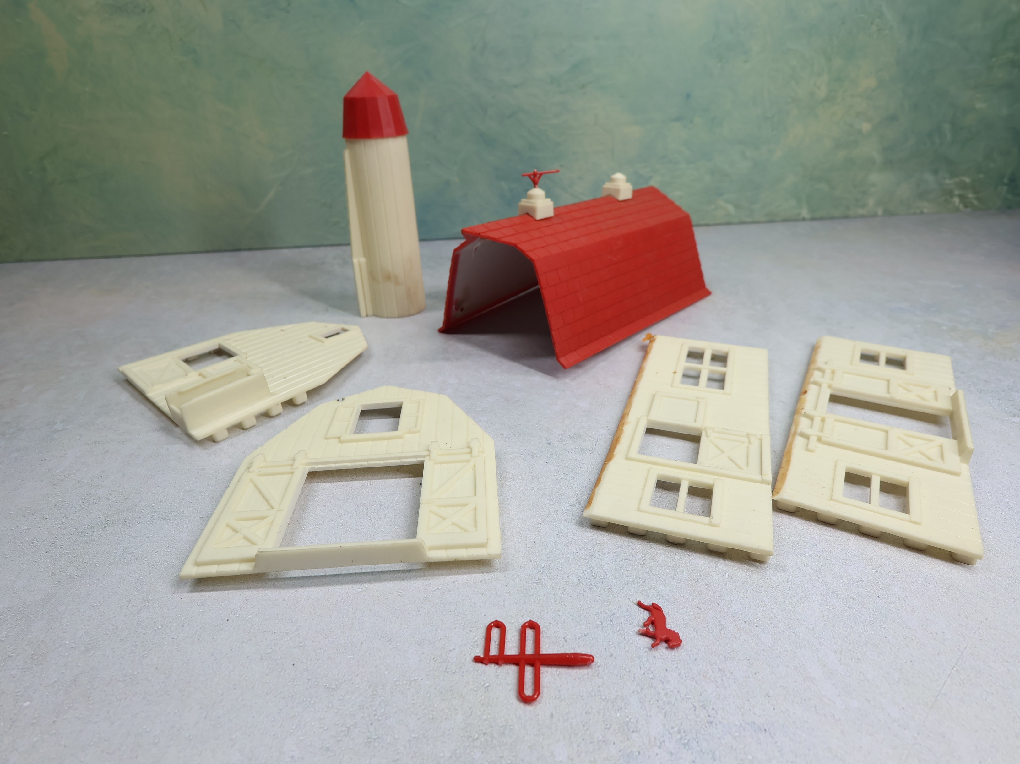 USED Bachmann Plasticville O Barn