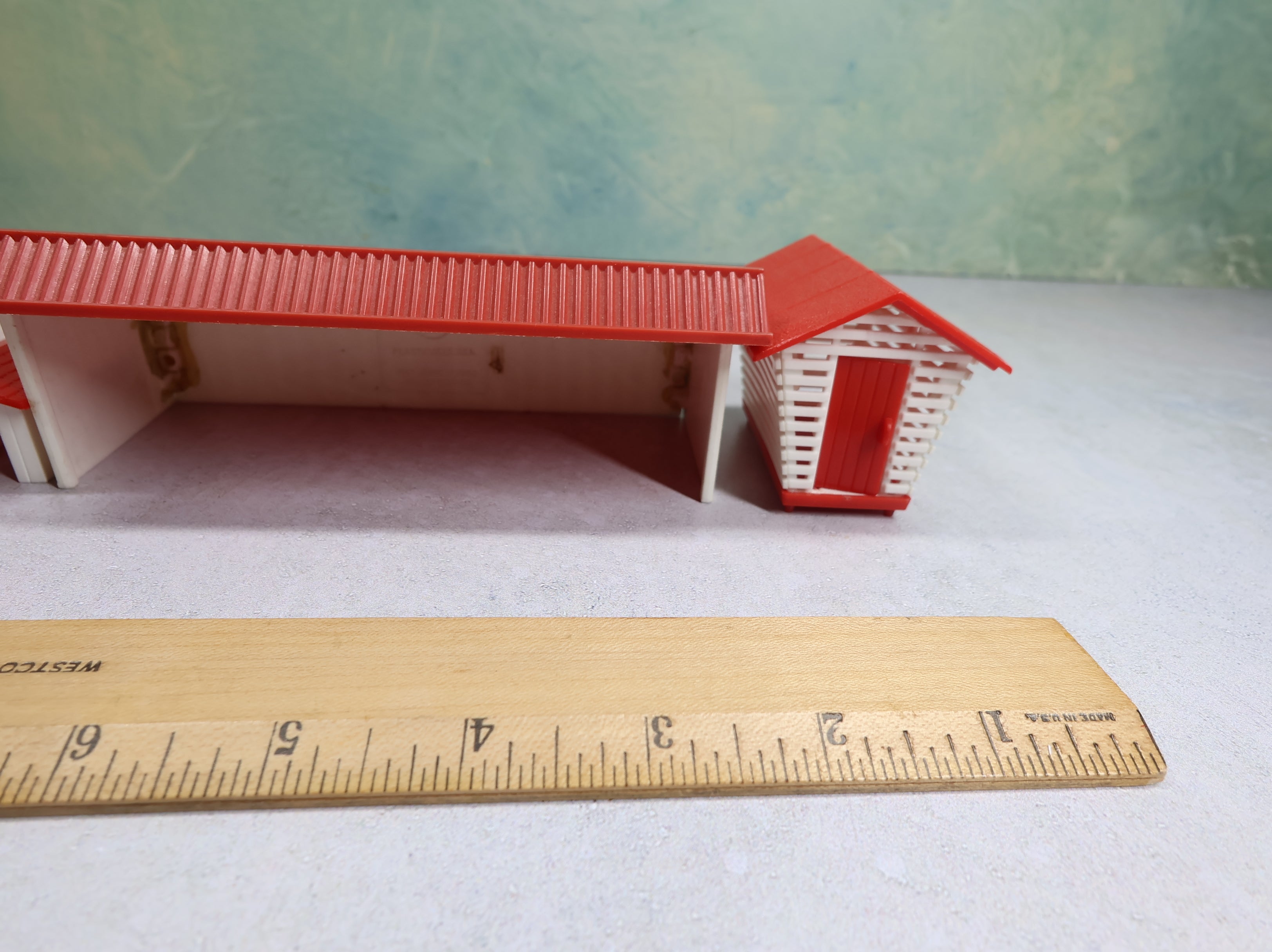 USED Bachmann Plasticville O Little Farm Structures