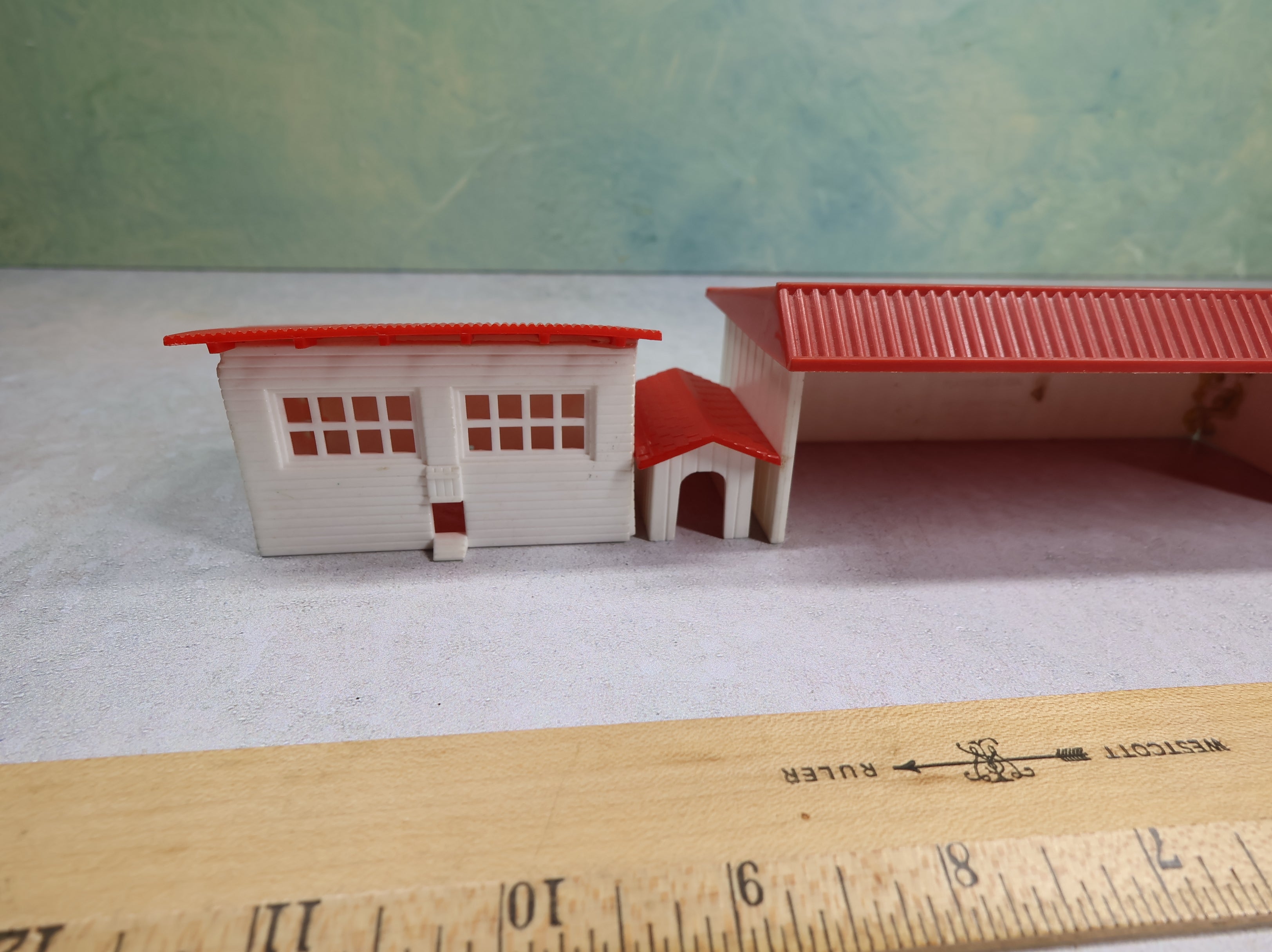 USED Bachmann Plasticville O Little Farm Structures