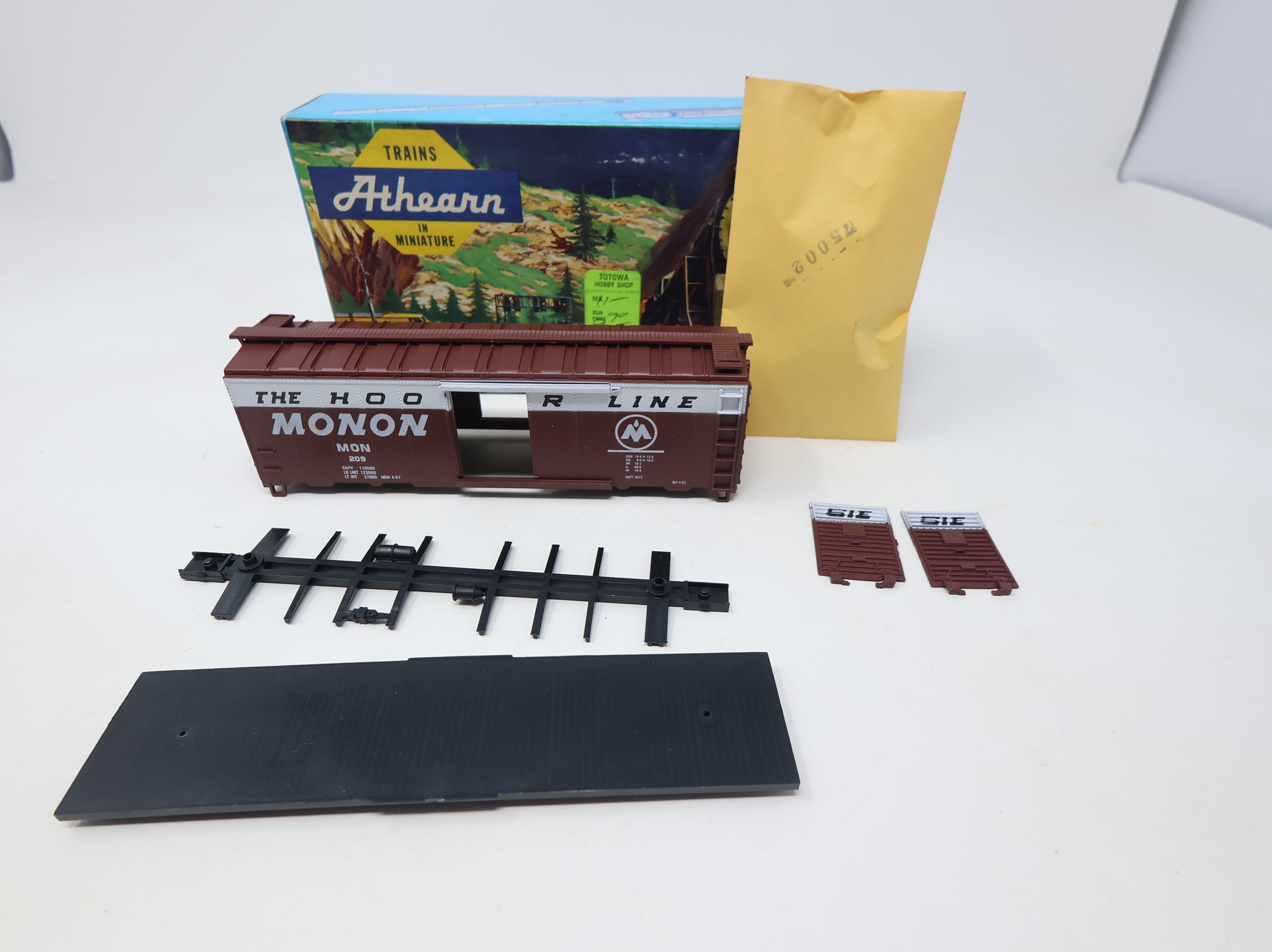 USED Athearn #1024-2 HO Scale 40' Steel Box Car Monon MON #209 Bev-Bel KIT