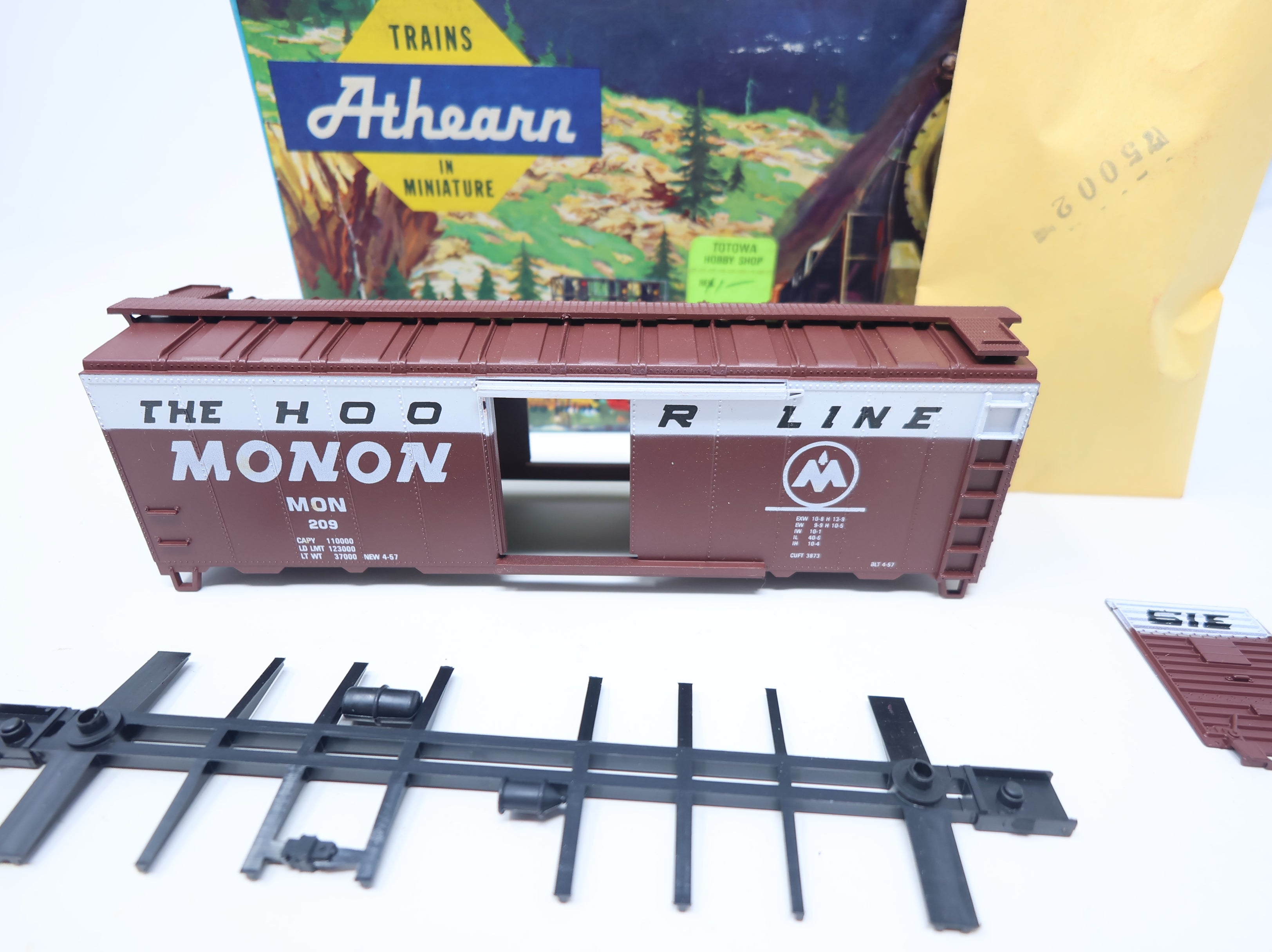 USED Athearn #1024-2 HO Scale 40' Steel Box Car Monon MON #209 Bev-Bel KIT