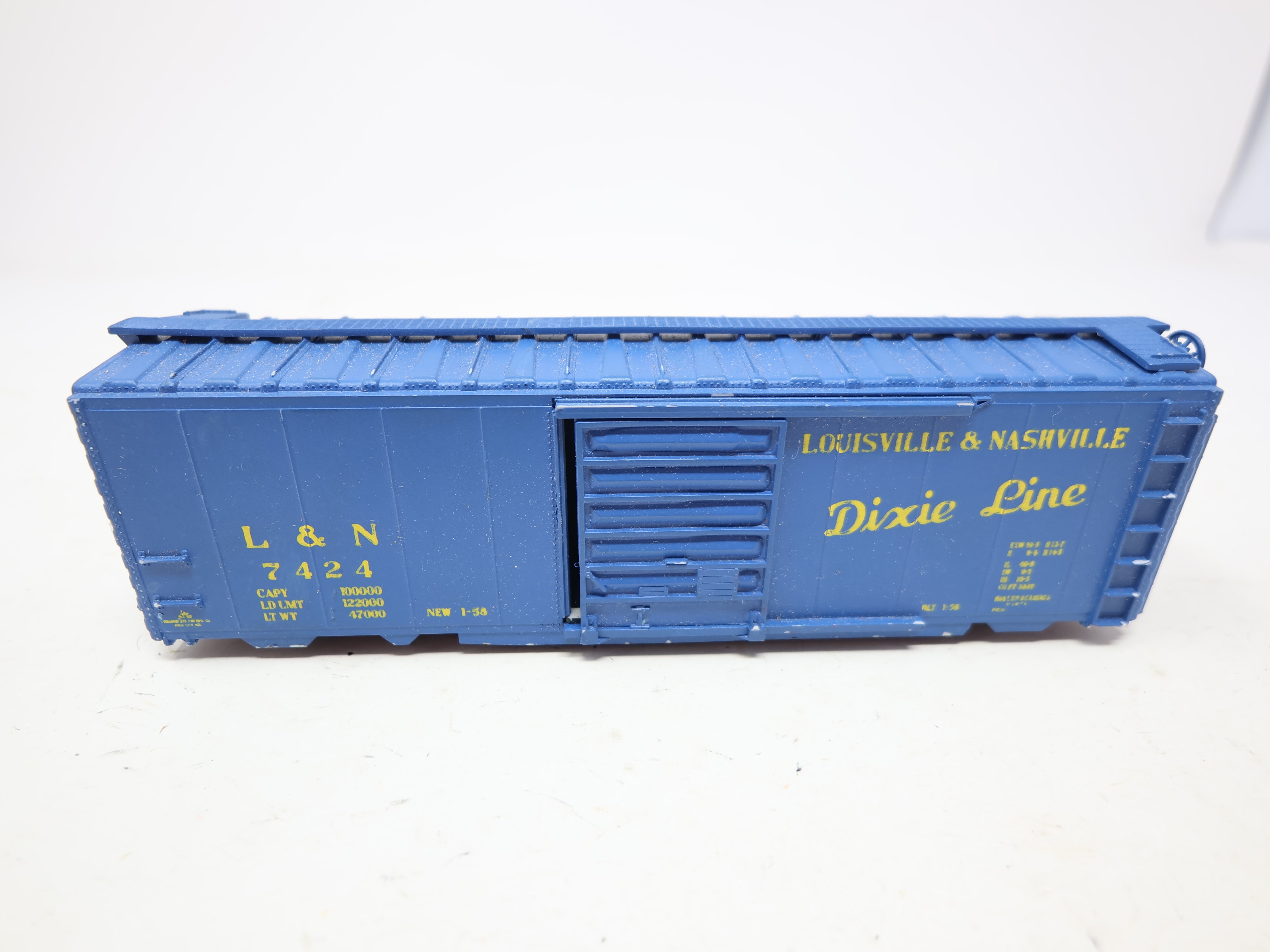 USED AHM HO Scale, 40' Box Car, Louisville & Nashville L&N #7424, Rough