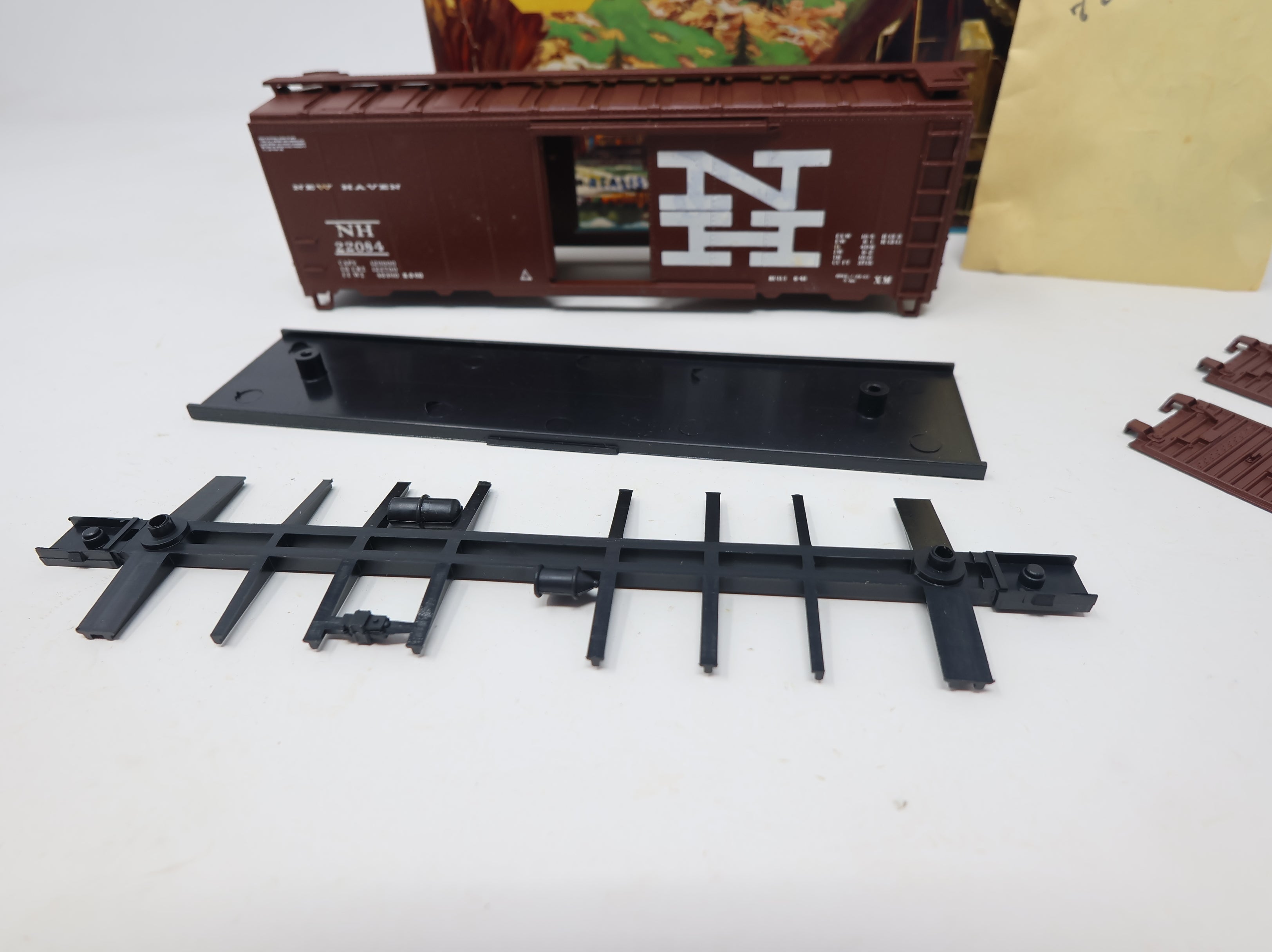 USED Athearn HO Scale 40' Steel Box Car New Haven NH #22084 Bev-Bel KIT