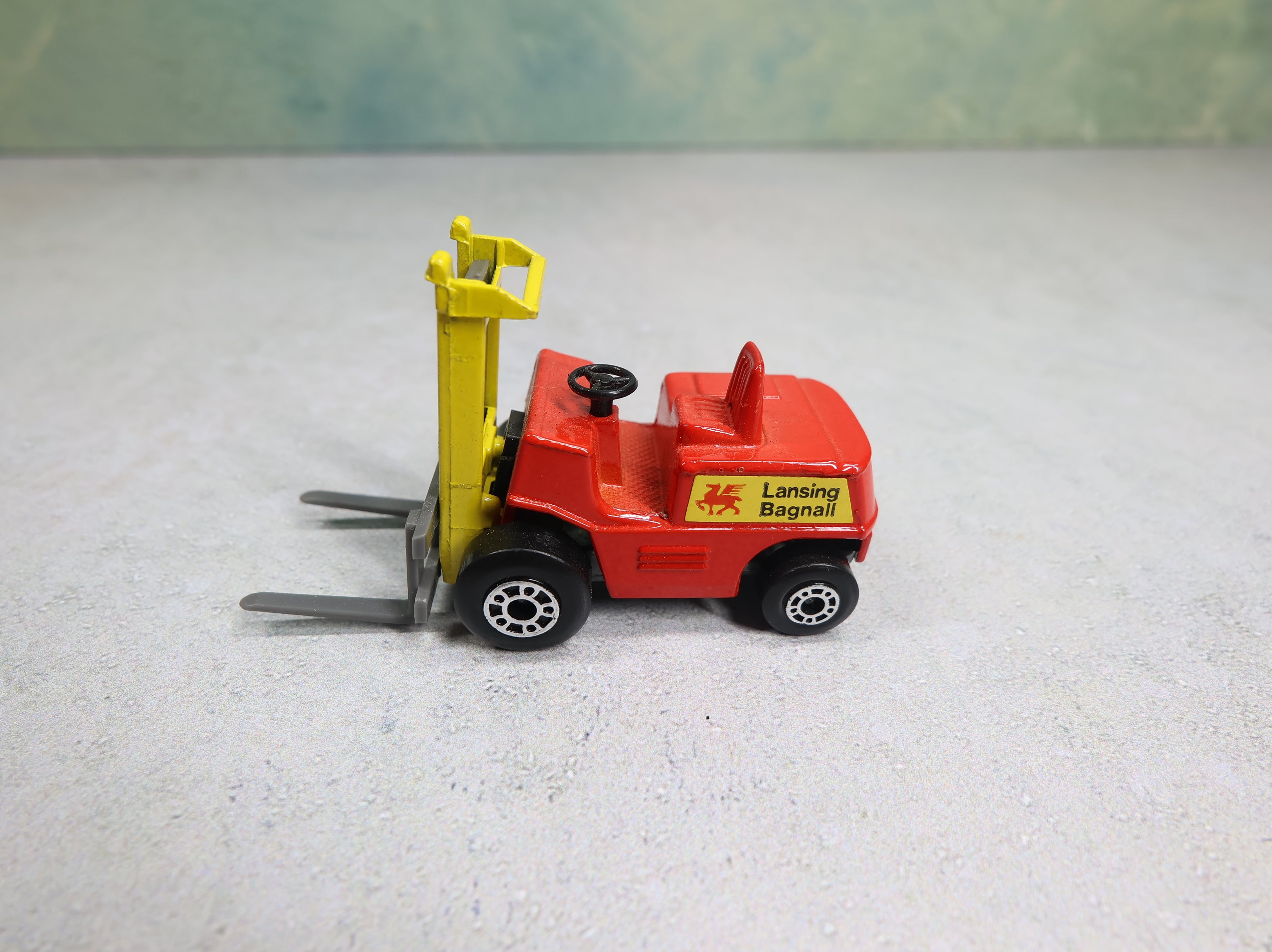 USED Matchbox Superfast Fork Lift 1972