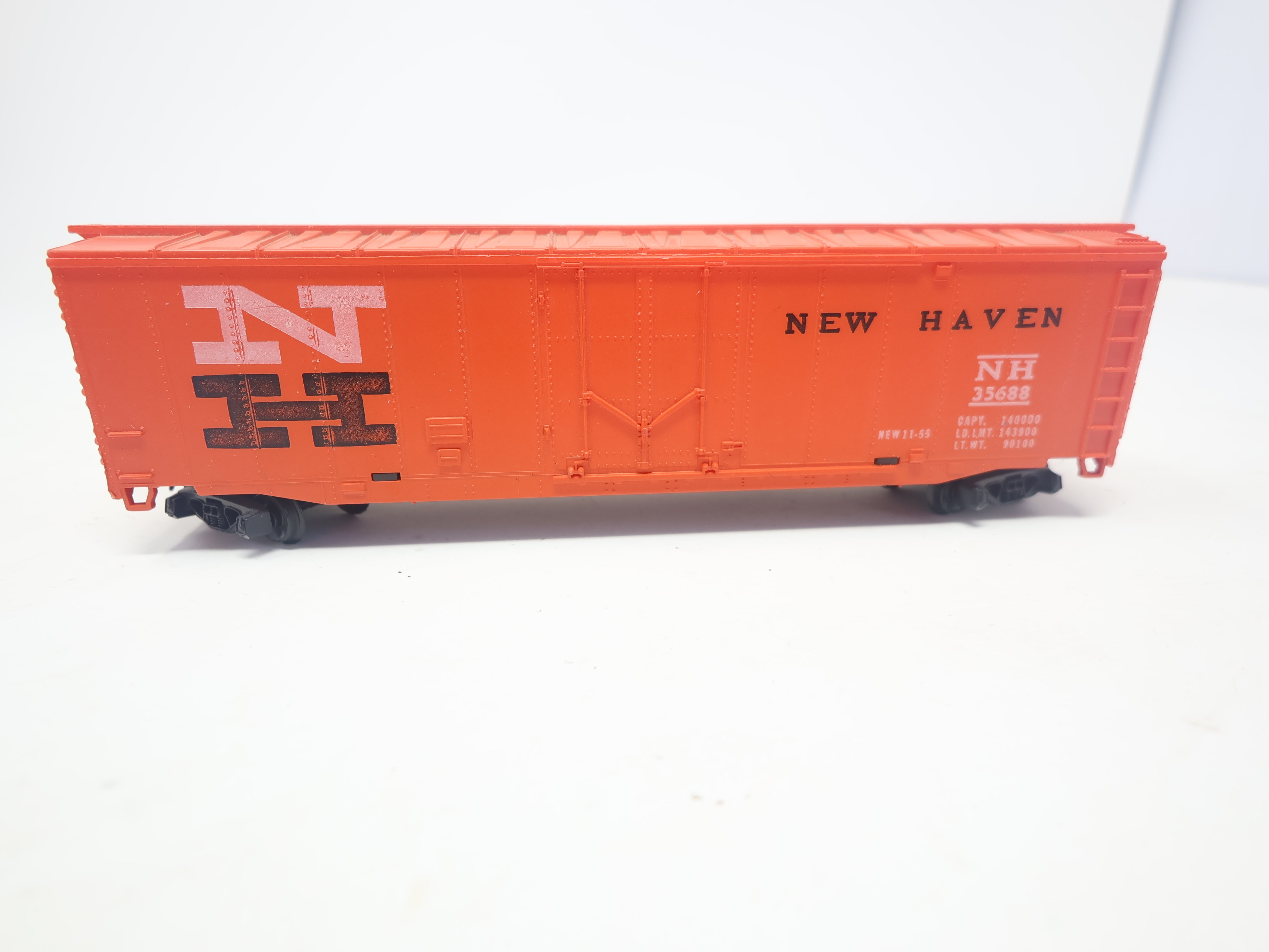 USED Tyco HO Scale, 50' Box Car, New Haven NH #35688