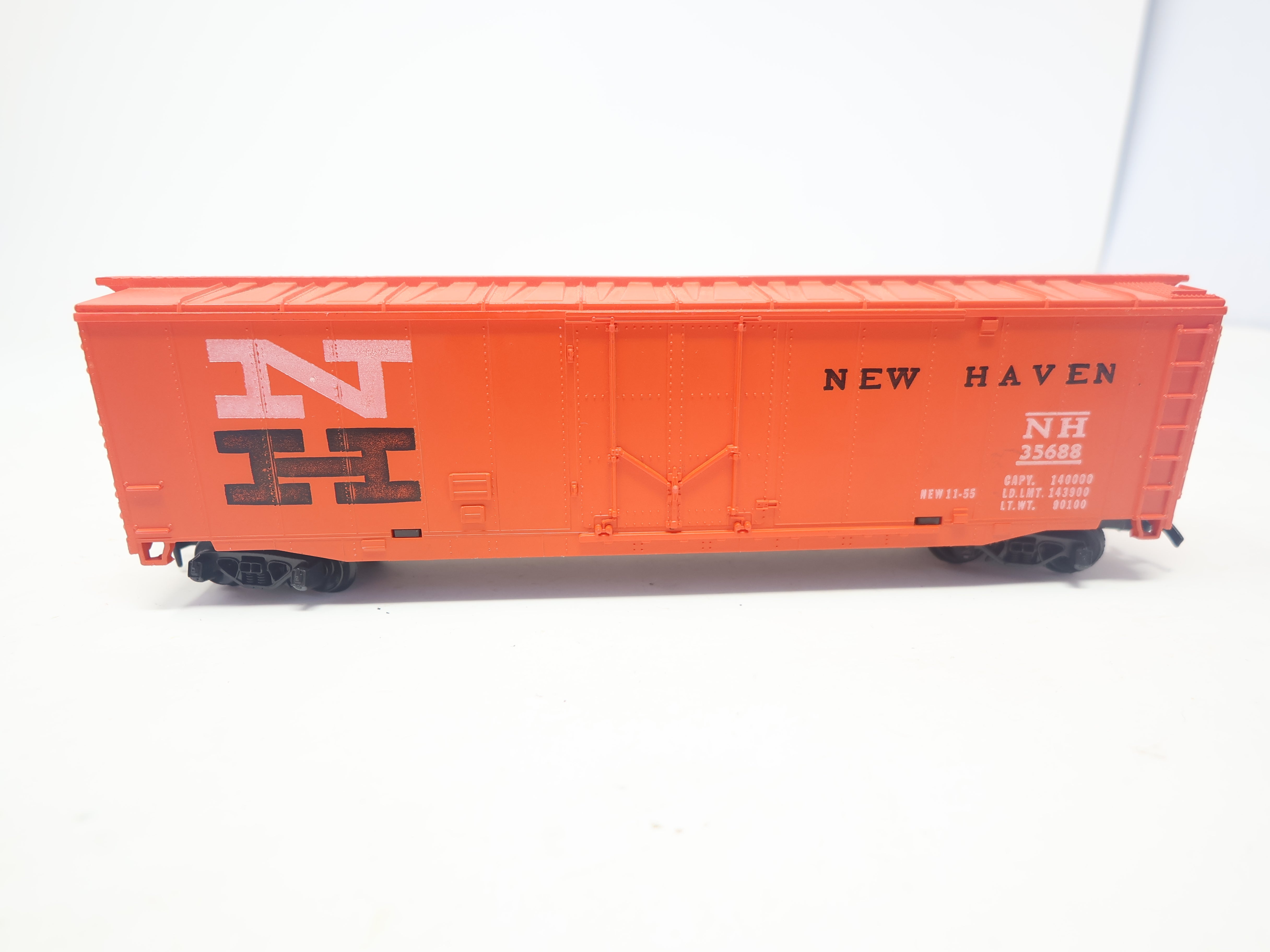 USED Tyco HO Scale, 50' Box Car, New Haven NH #35688