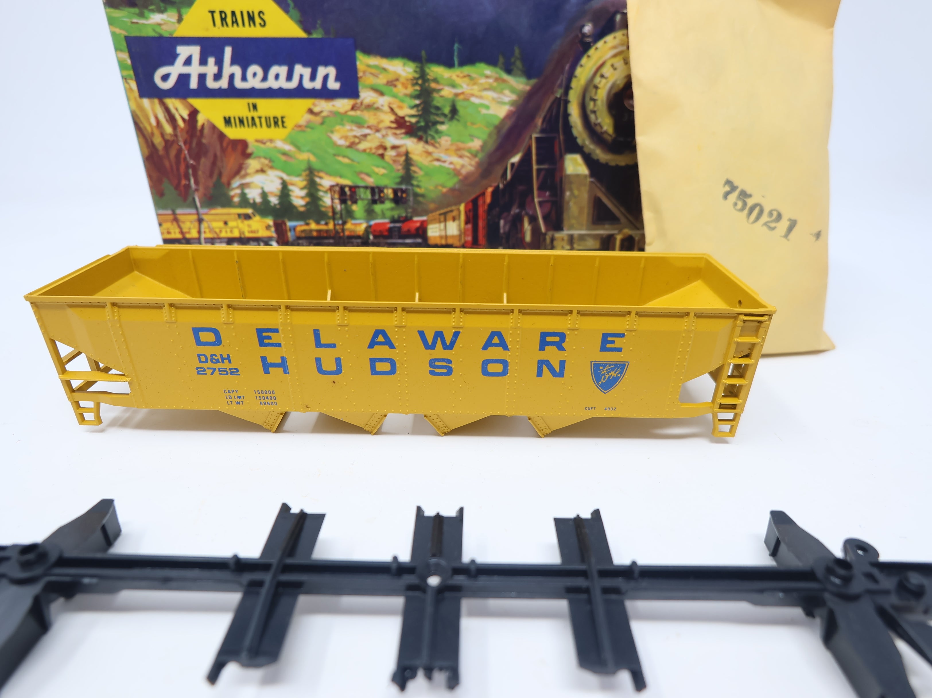 USED Athearn HO Scale 4 Bay Hopper Delaware and Hudson D&H #2752 Bev-Bel KIT