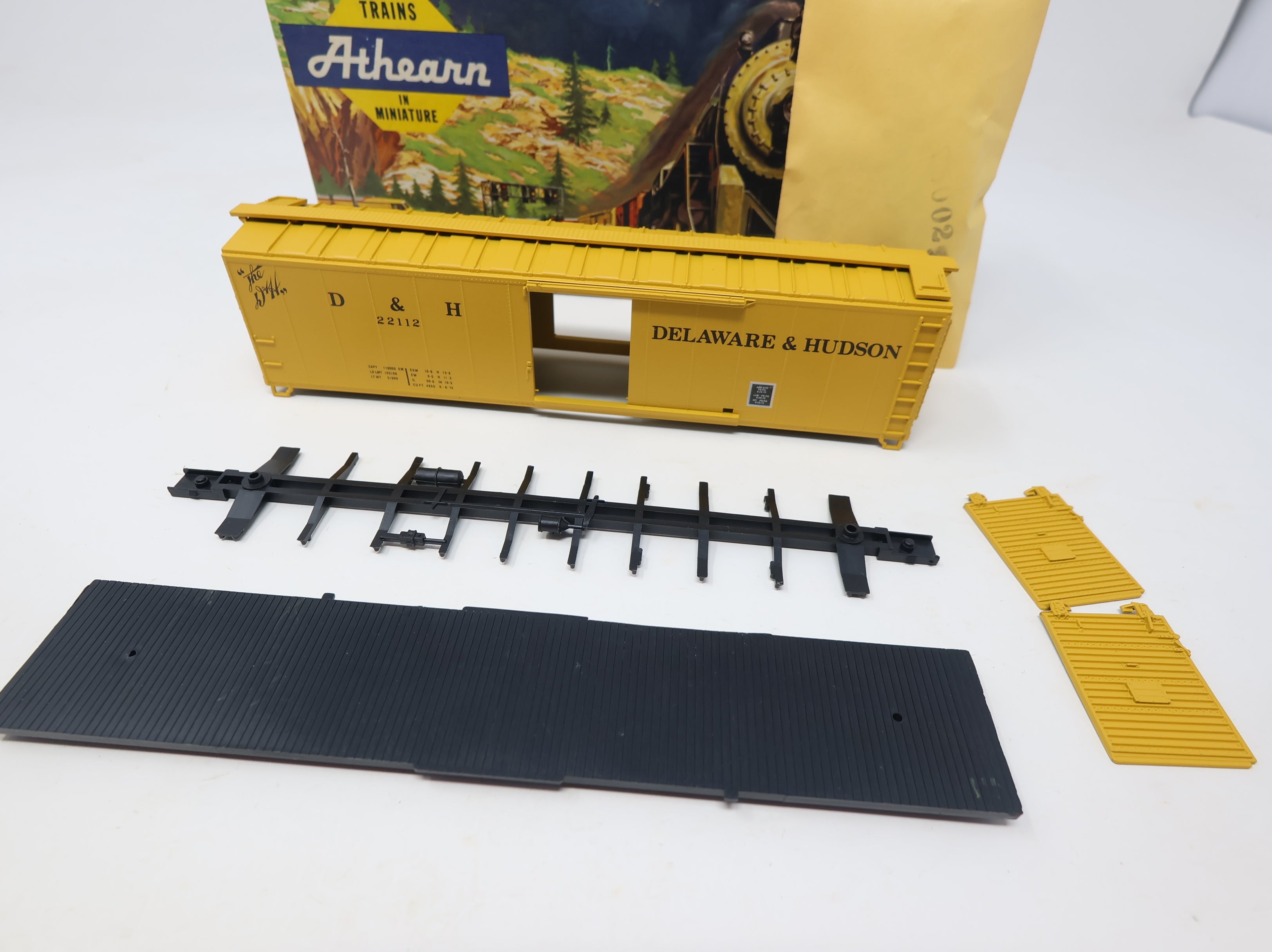 USED Athearn HO Scale 50' Box Car Delaware and Hudson D&H #22112 Bev-Bel KIT