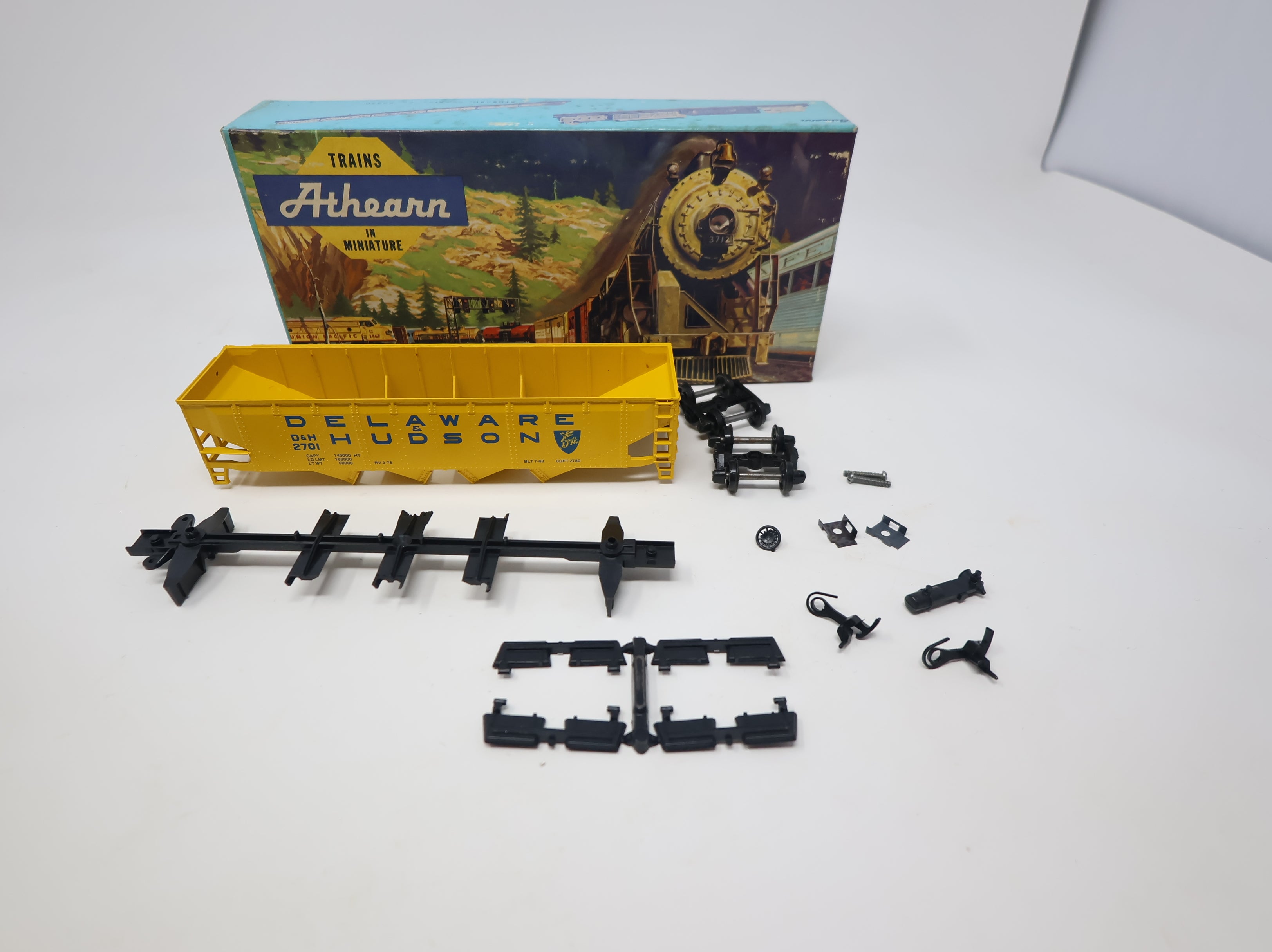 USED Athearn HO Scale 4 Bay Hopper Operating Delaware and Hudson D&H #2701 Bev-Bel KIT