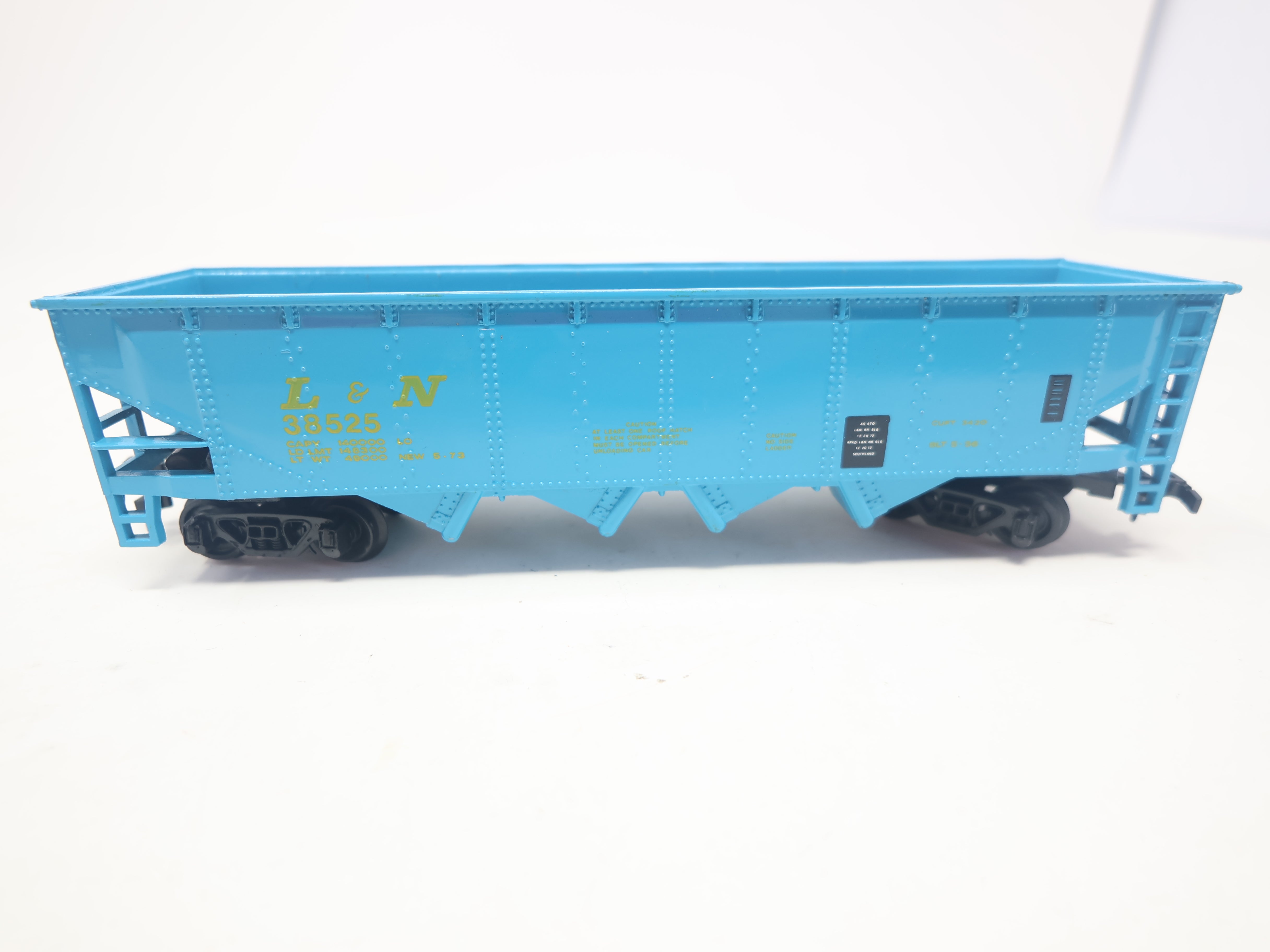 USED Bachmann HO Scale, 4 Bay Hopper, Louisville & Nashville L&N #38525