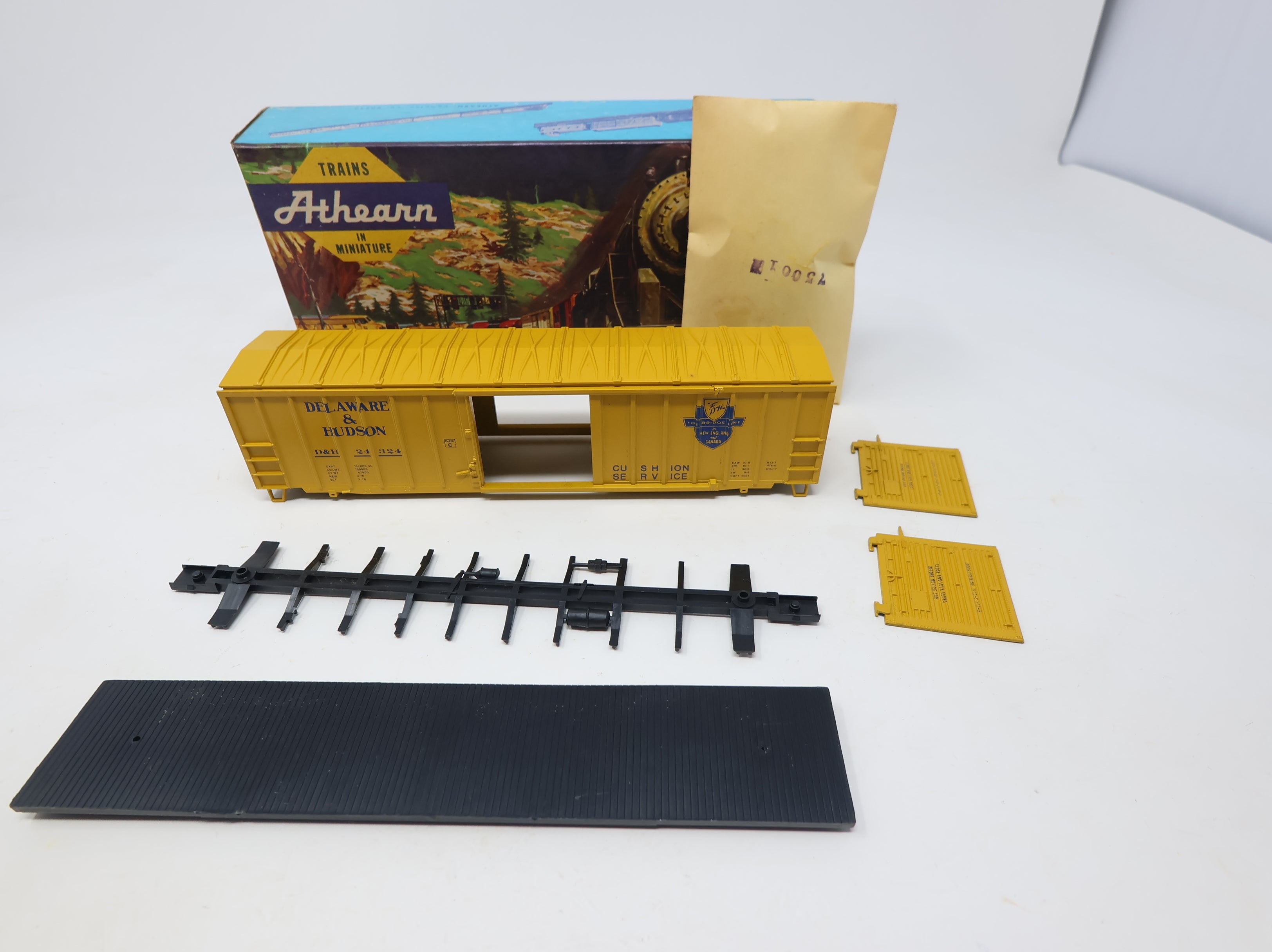 USED Athearn HO Scale 50' Railbox Box Car Delaware and Hudson D&H #24324 Bev-Bel KIT