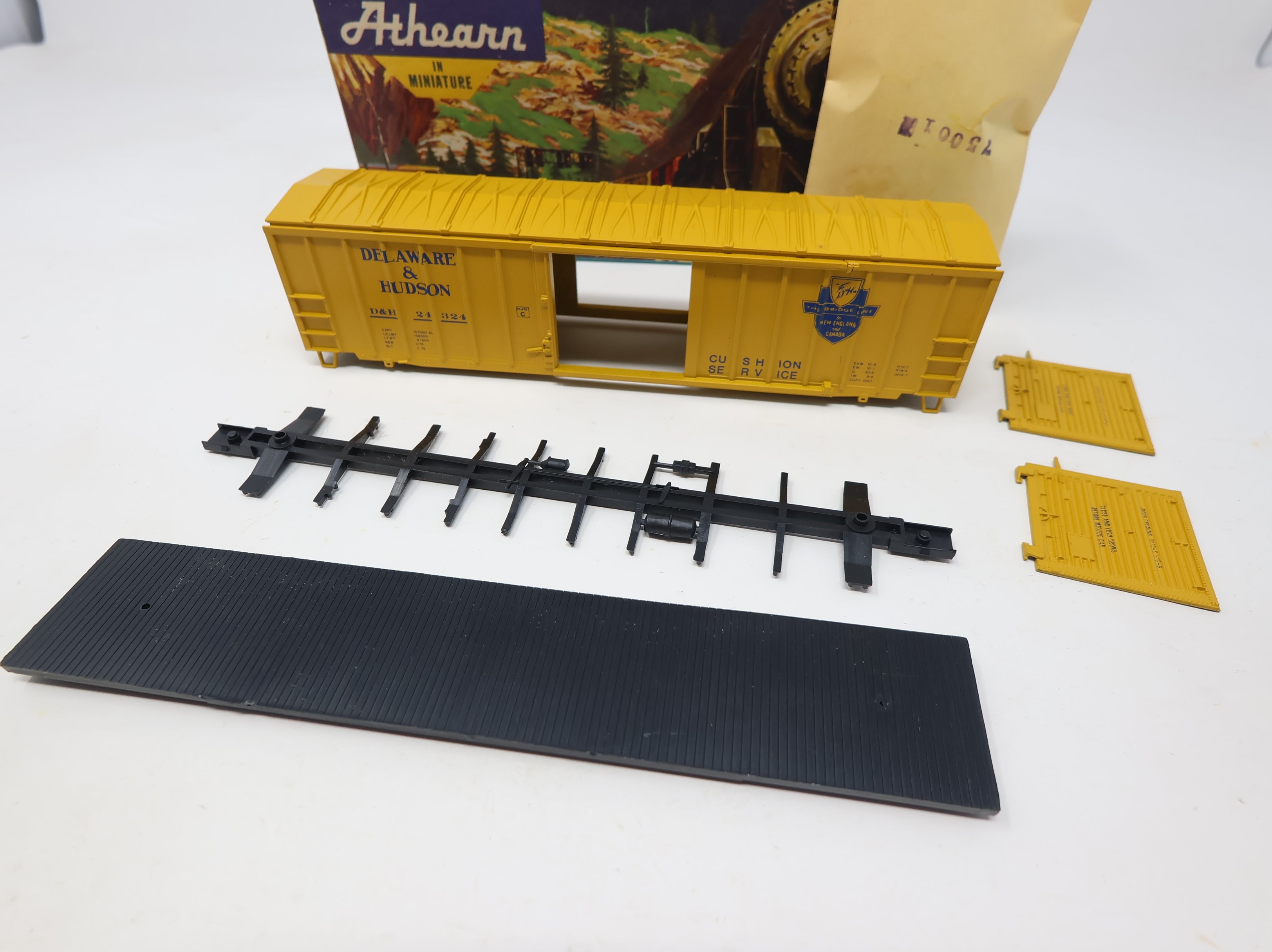 USED Athearn HO Scale 50' Railbox Box Car Delaware and Hudson D&H #24324 Bev-Bel KIT