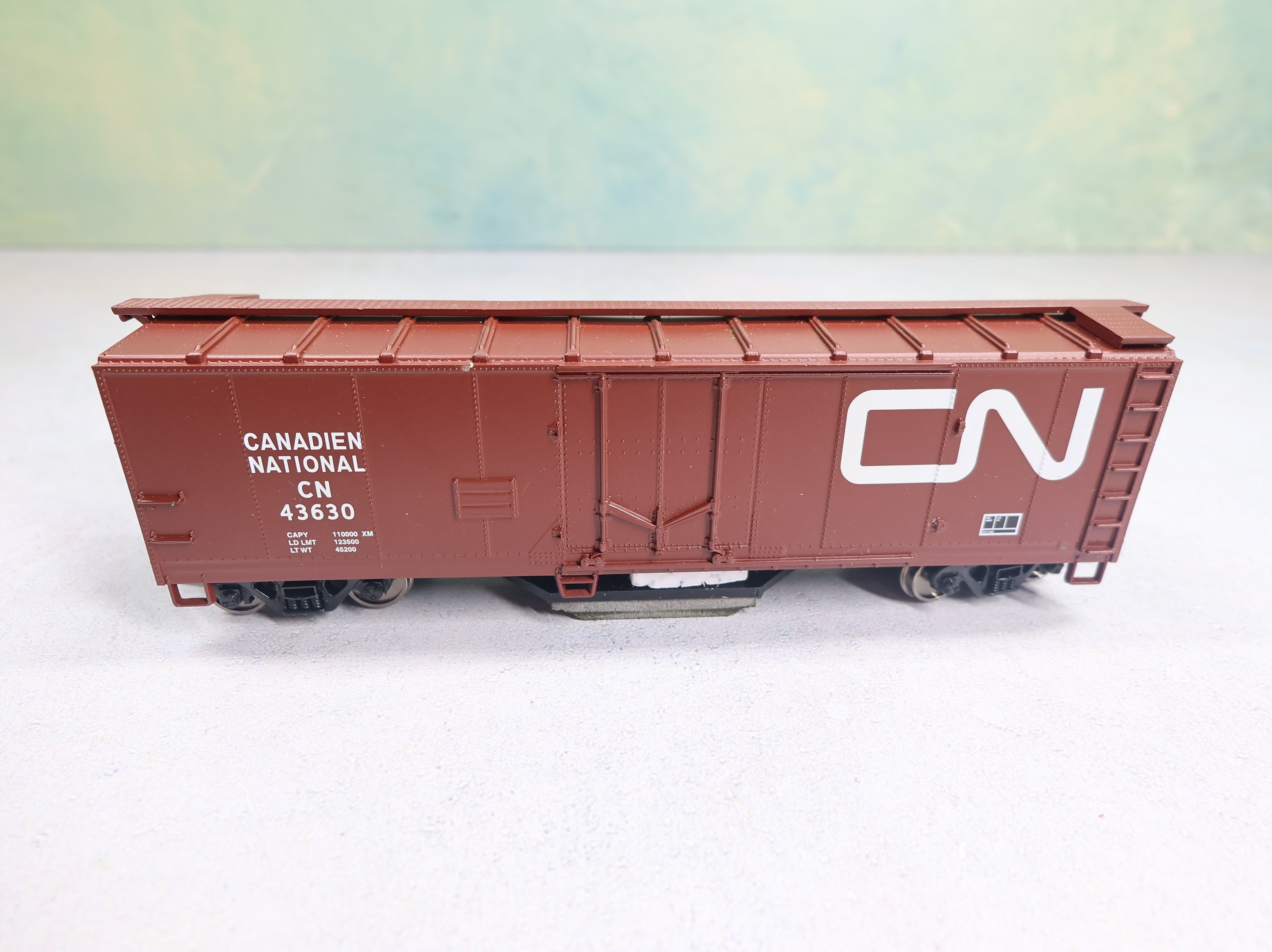 USED WalthersTrainline 931-1481 HO Scale 40' Box Car Canadian National CN #43630 Track Cleaning Car