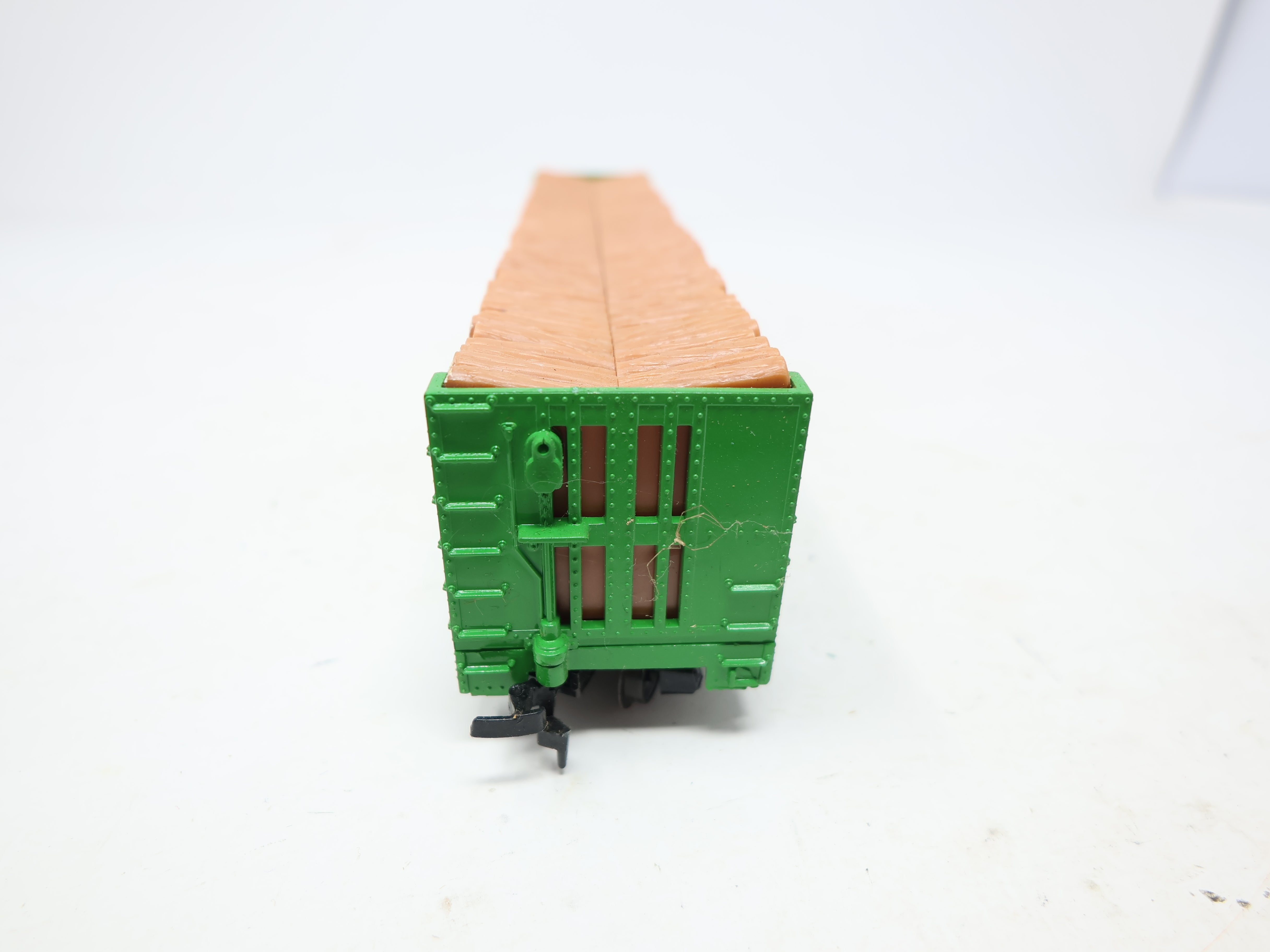 USED Tyco HO Scale, Pulpwood Bulkhead Flat Car, Great Northern