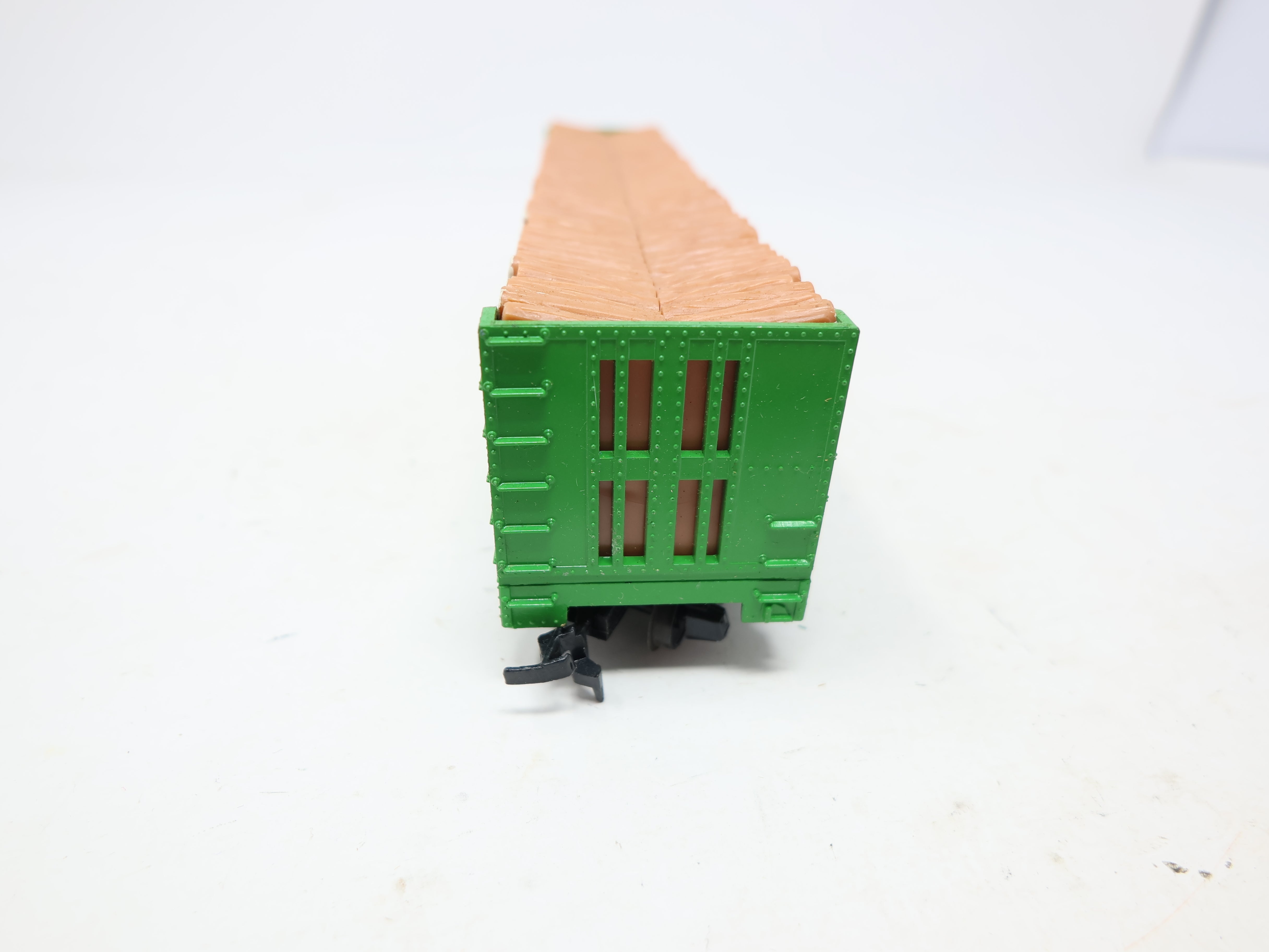 USED Tyco HO Scale, Pulpwood Bulkhead Flat Car, Great Northern