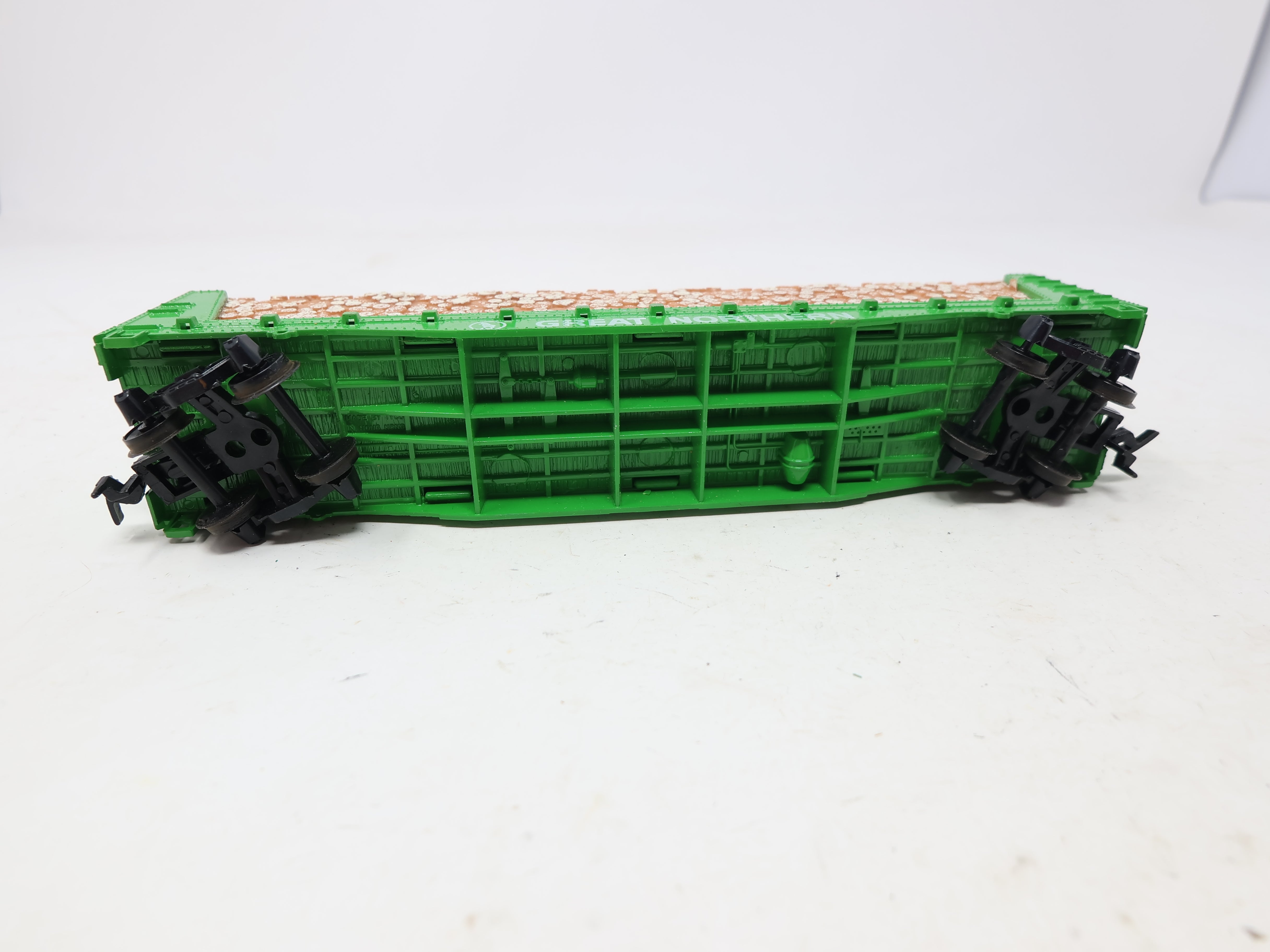 USED Tyco HO Scale, Pulpwood Bulkhead Flat Car, Great Northern