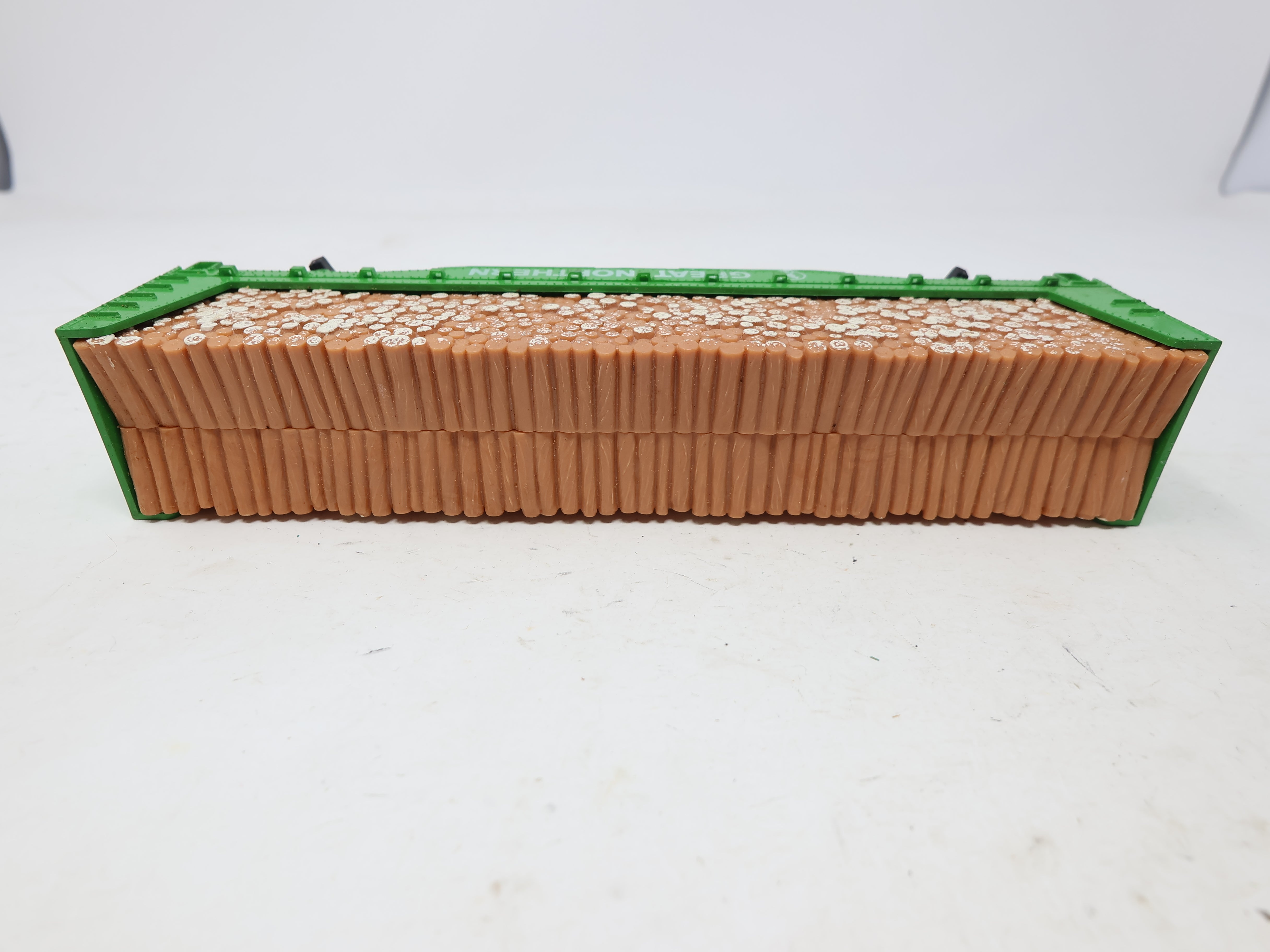 USED Tyco HO Scale, Pulpwood Bulkhead Flat Car, Great Northern