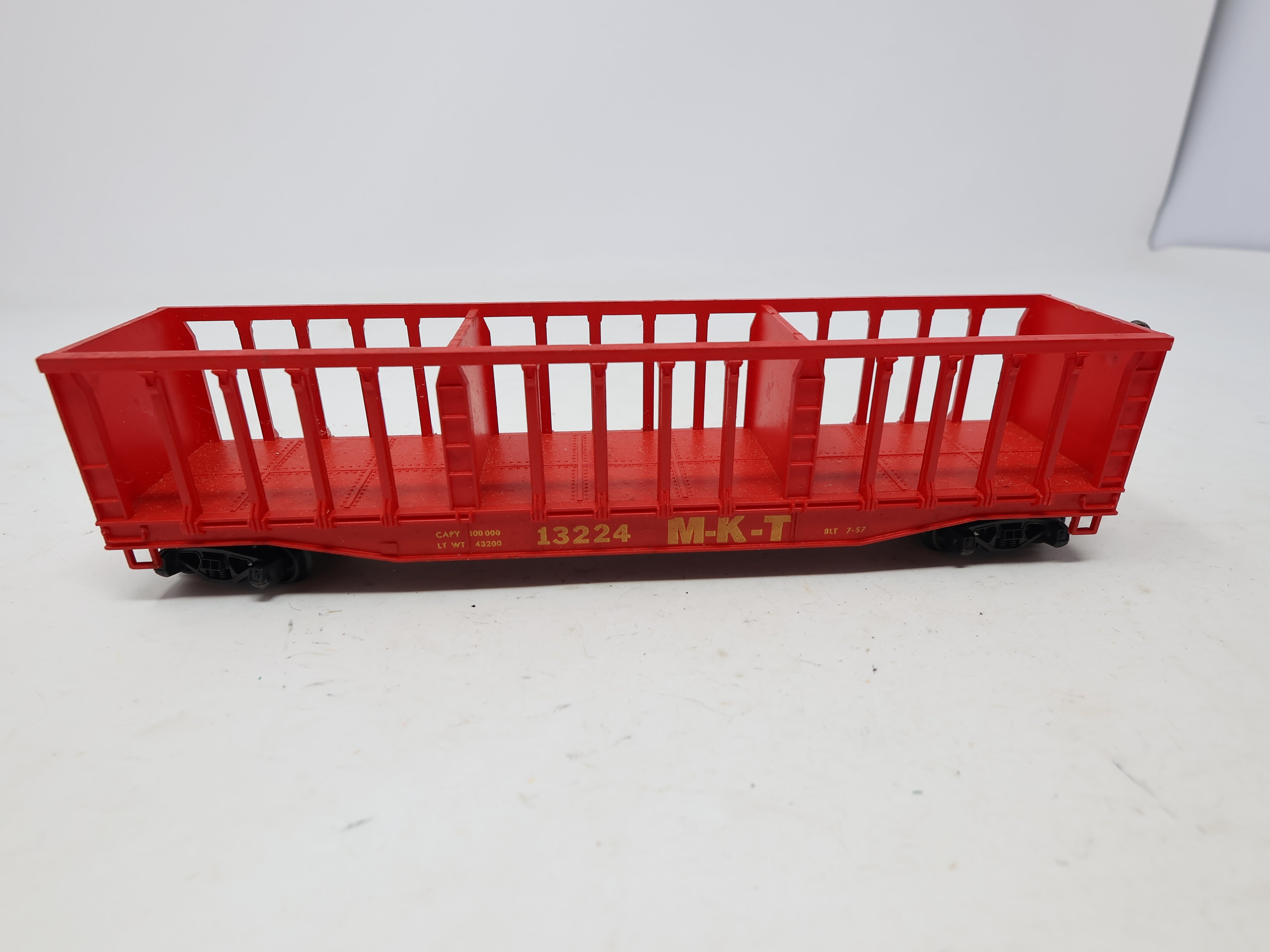 USED ROCO HO Scale, Pulpwood Rack Flat Car, Missouri-Kansas-Texas MKT #13224