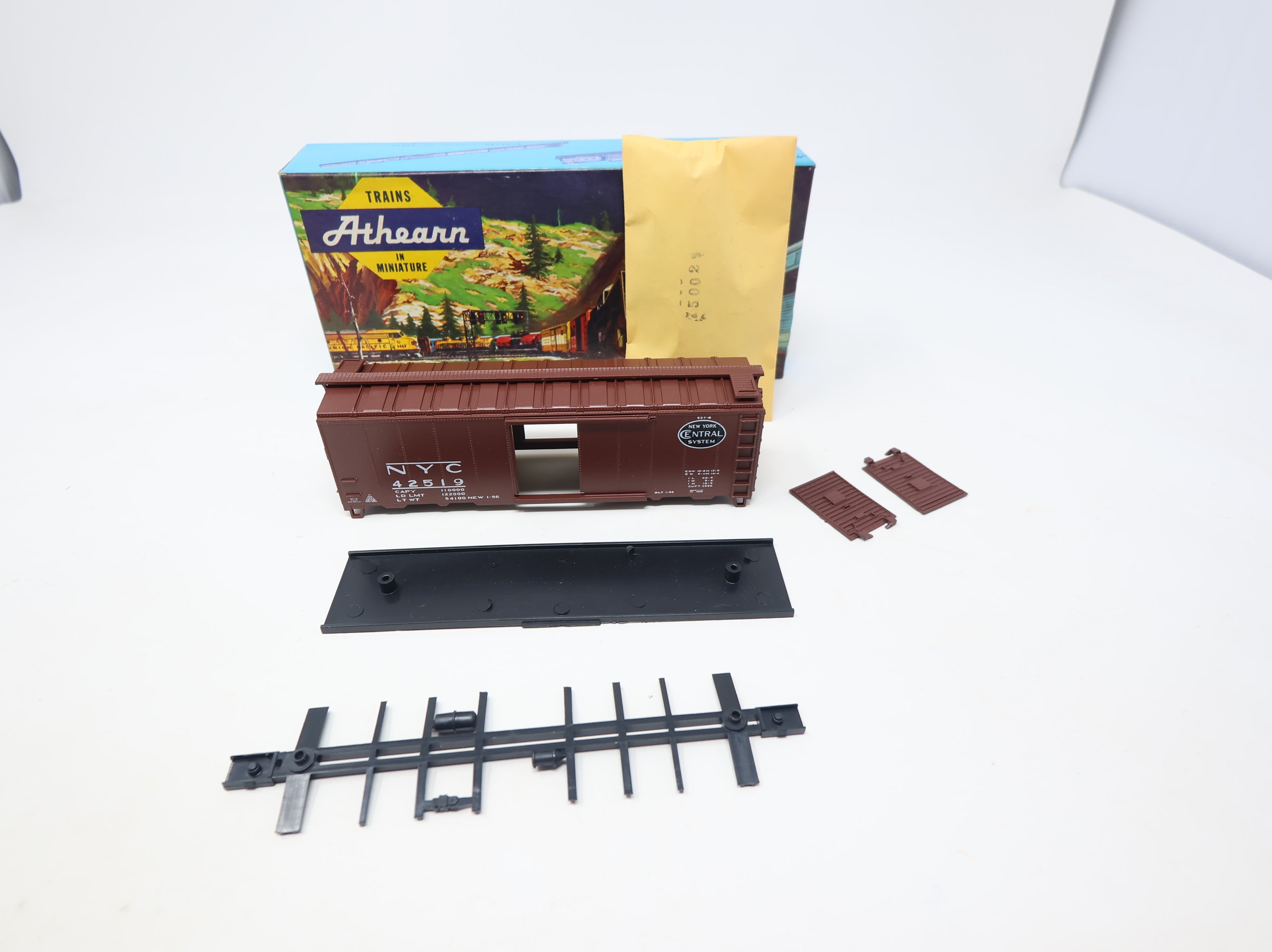 USED Athearn HO Scale 40' Steel Box Car New York Central NYC #42519 Rail Runner KIT