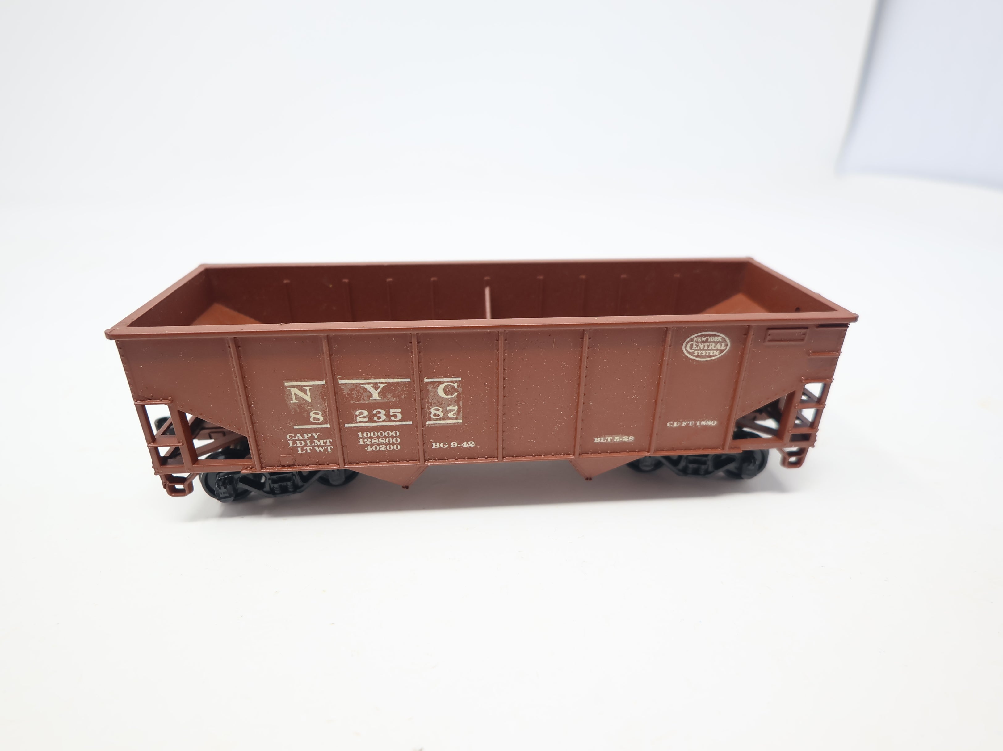 USED Athearn HO Scale 2 Bay Offset Hopper New York Central NYC #823587 Decal